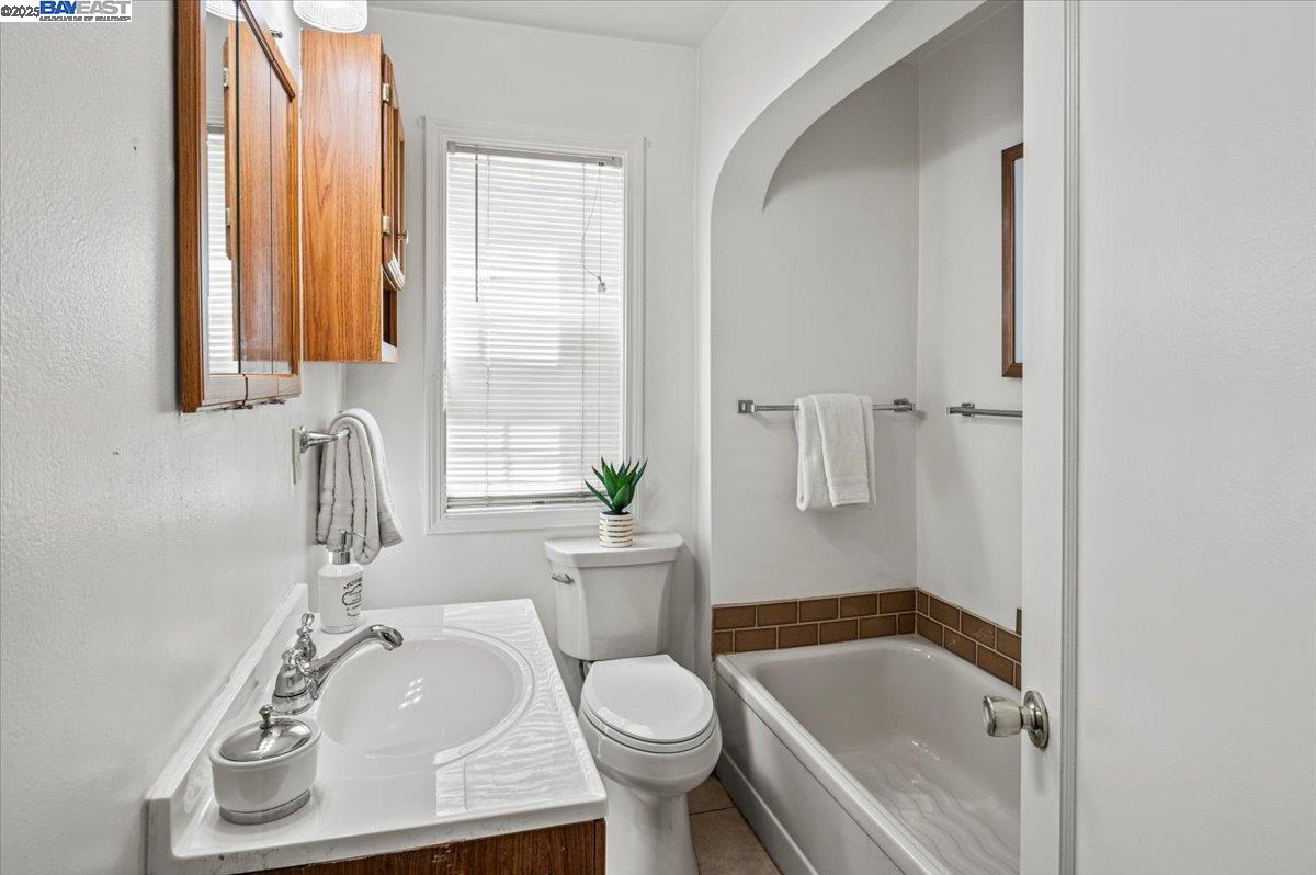 231 Bowling Green St