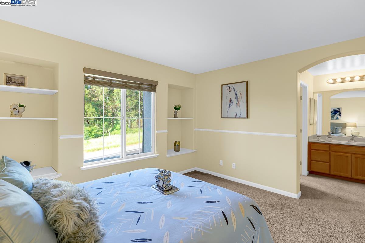 436 Wood Glen Dr