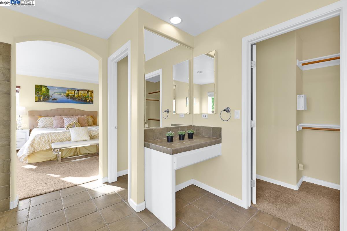 436 Wood Glen Dr
