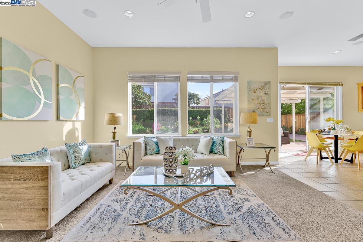 436 Wood Glen Dr