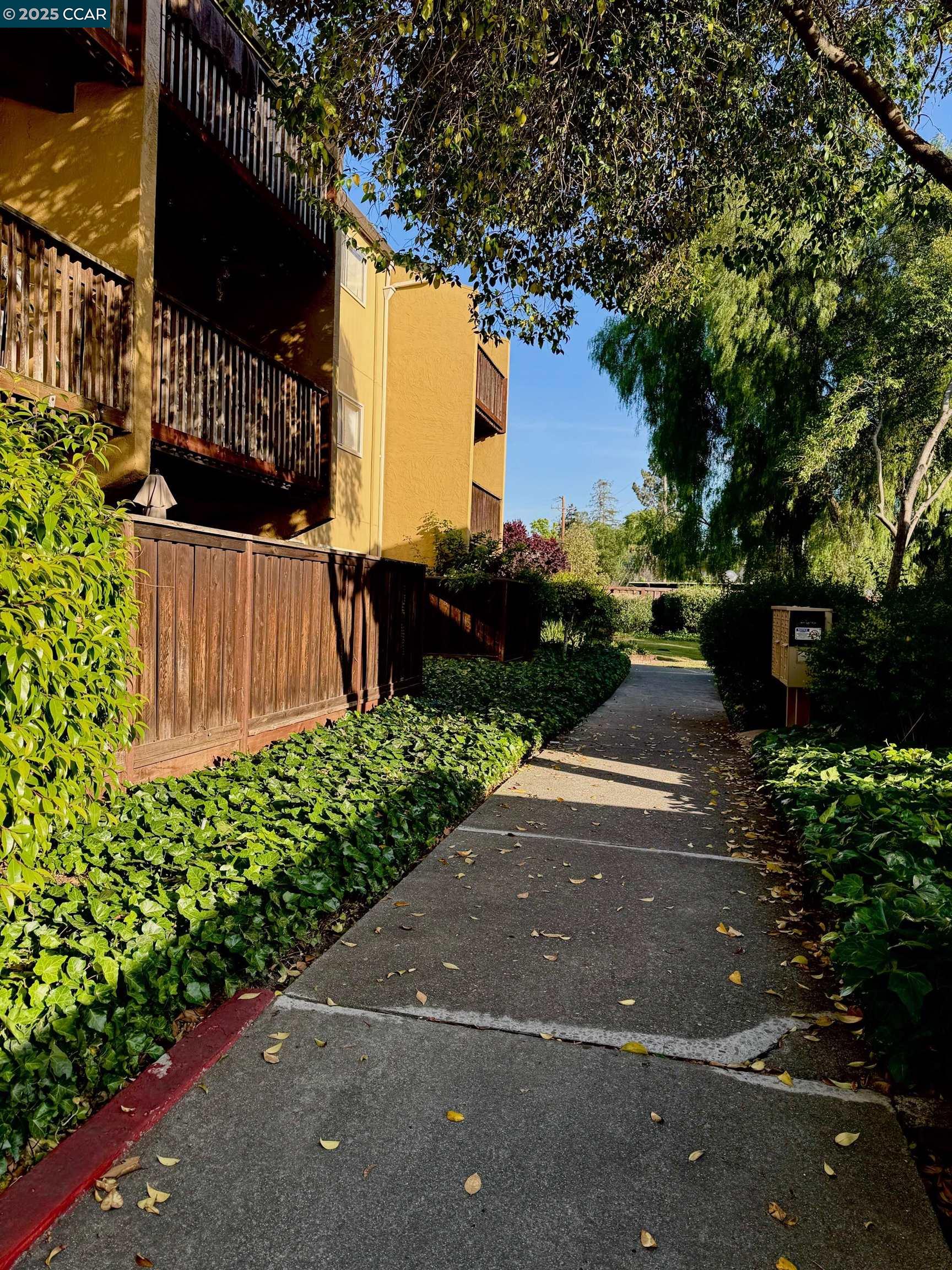 1060 Oak Grove Rd # 25