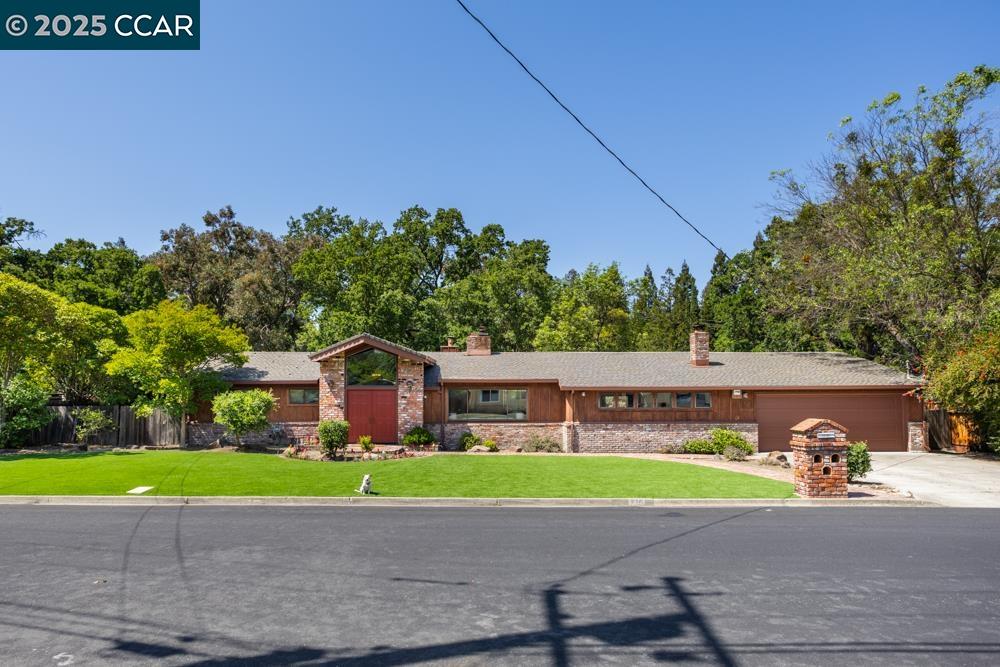 216 Castle Glen Rd