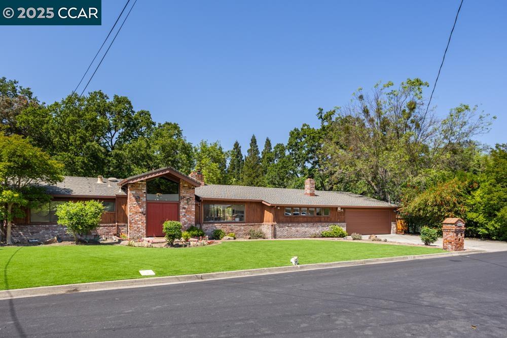 216 Castle Glen Rd