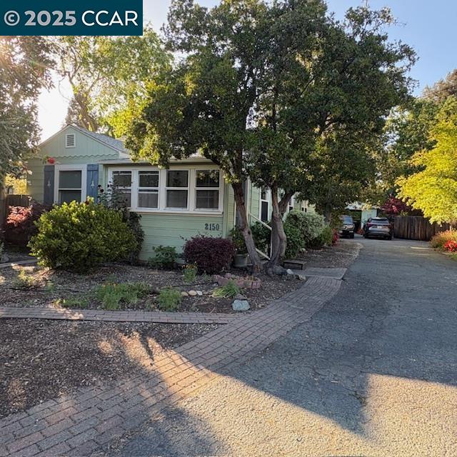 2150 Whyte Park Ave