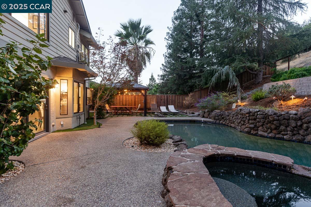 311 Valley High Dr