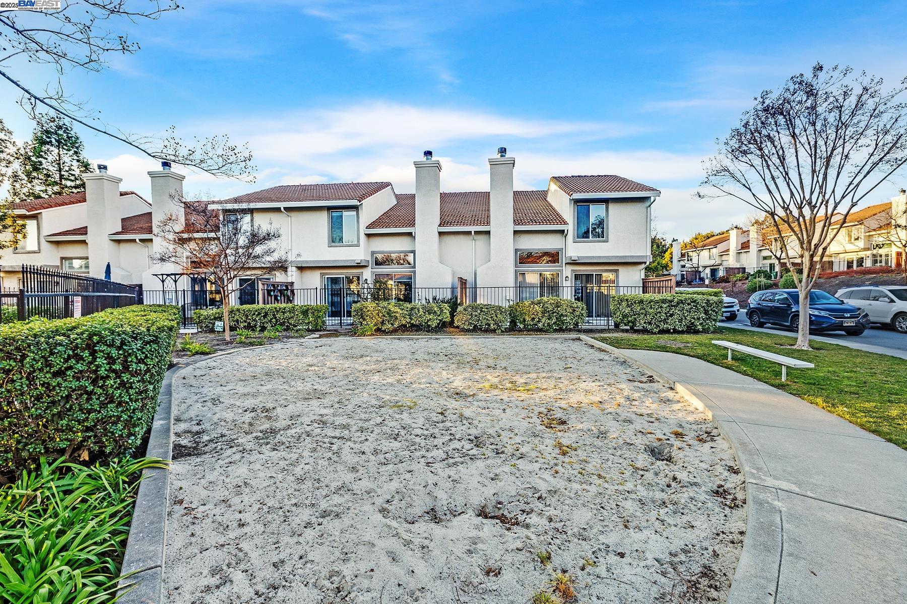 226 Portola Dr