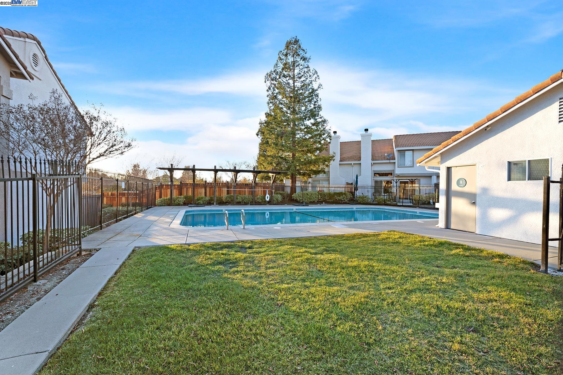 226 Portola Dr