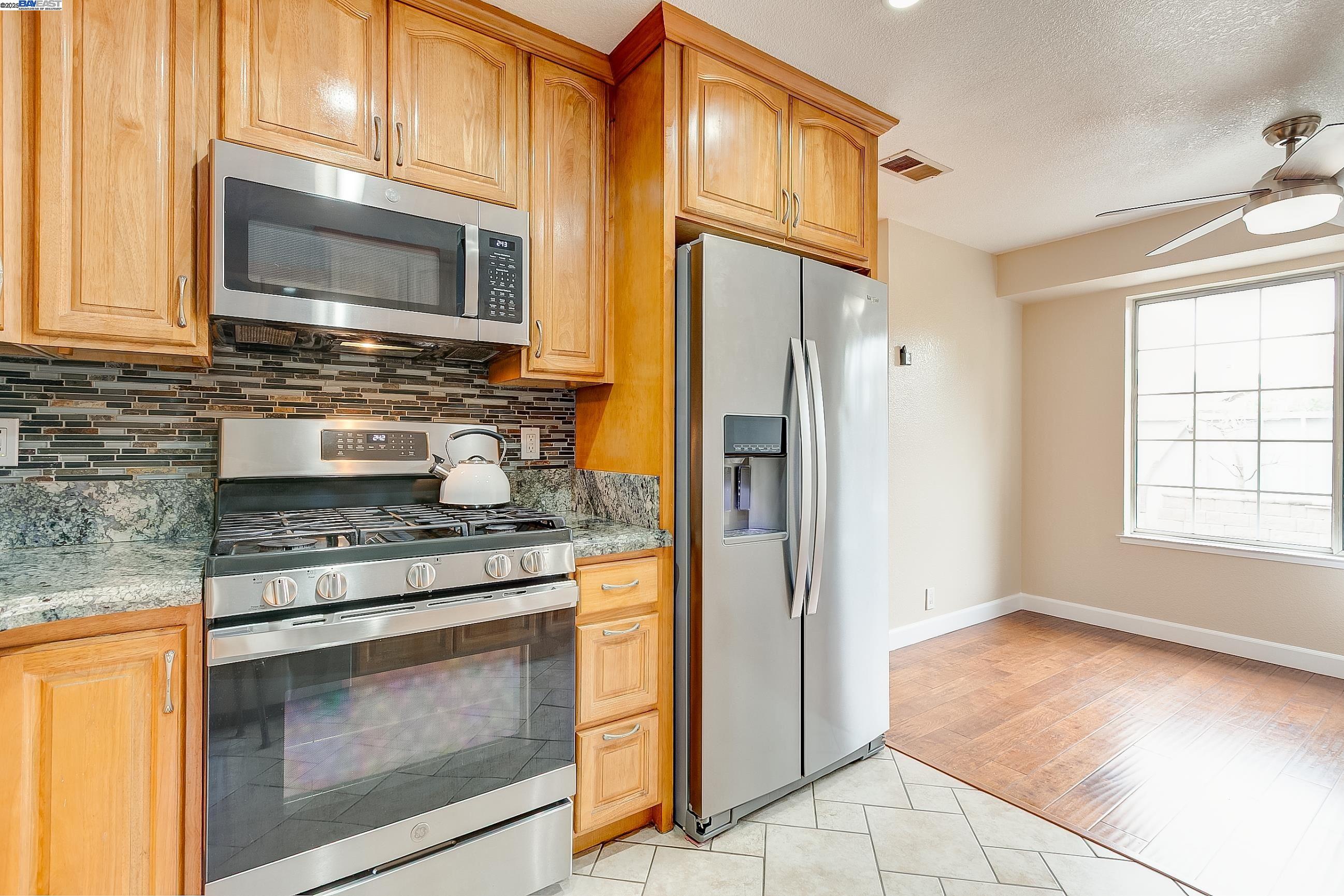 4746 APPLE TREE COMMON