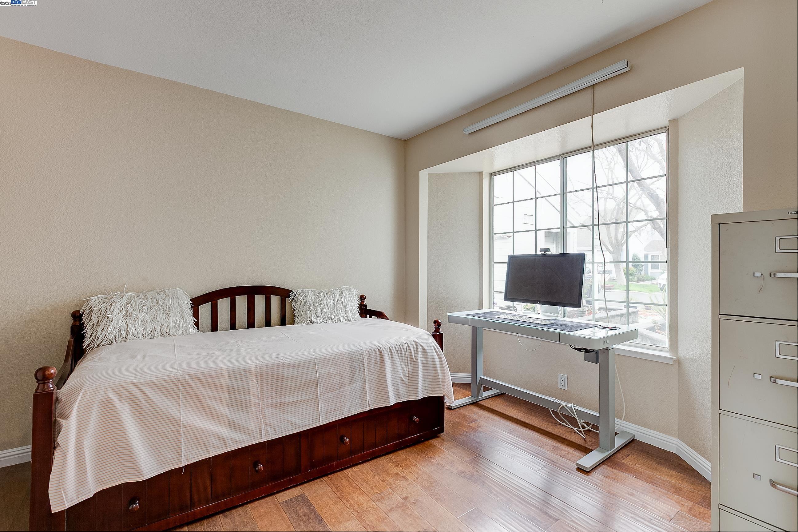 4746 APPLE TREE COMMON