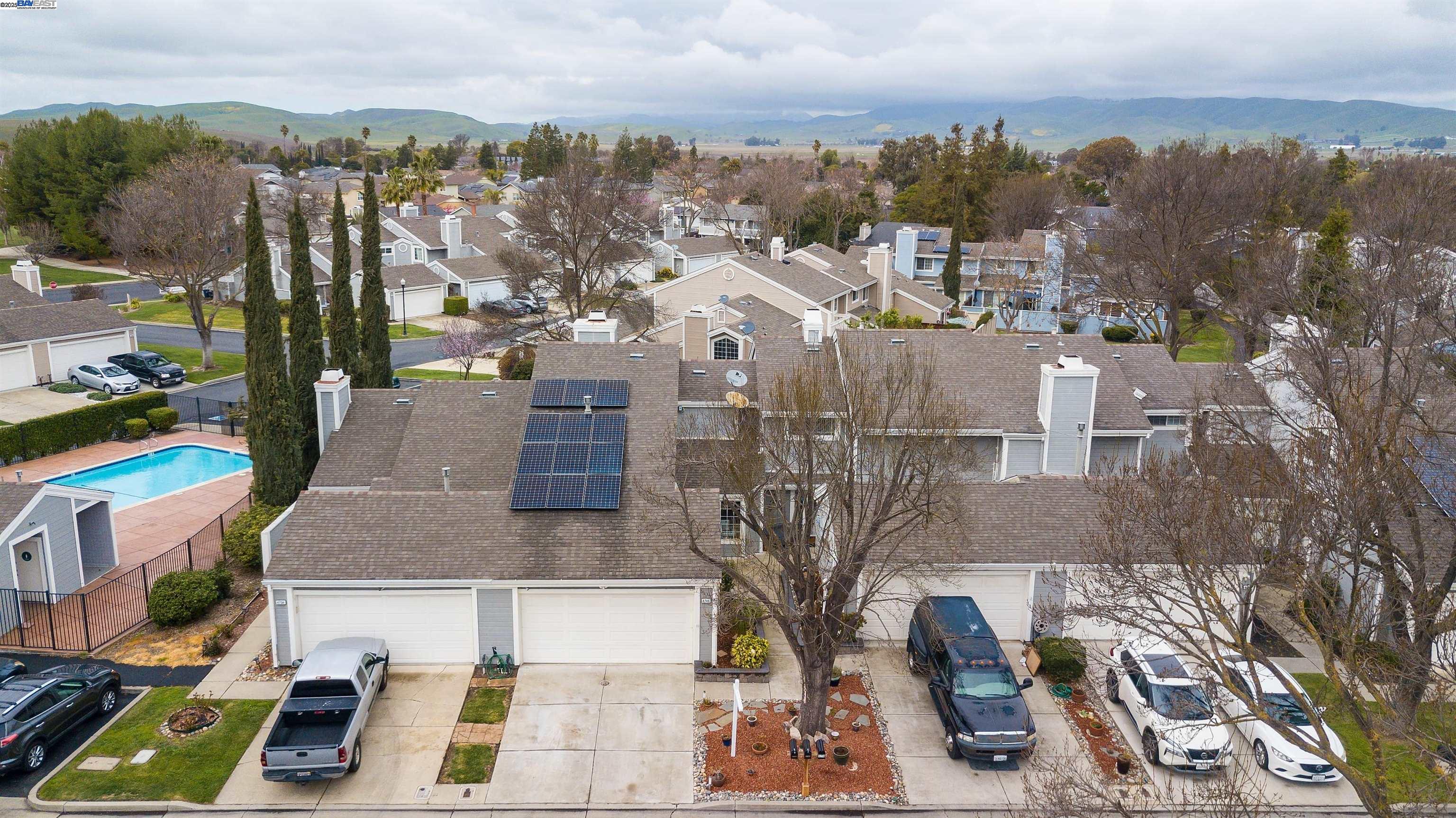 4746 APPLE TREE COMMON