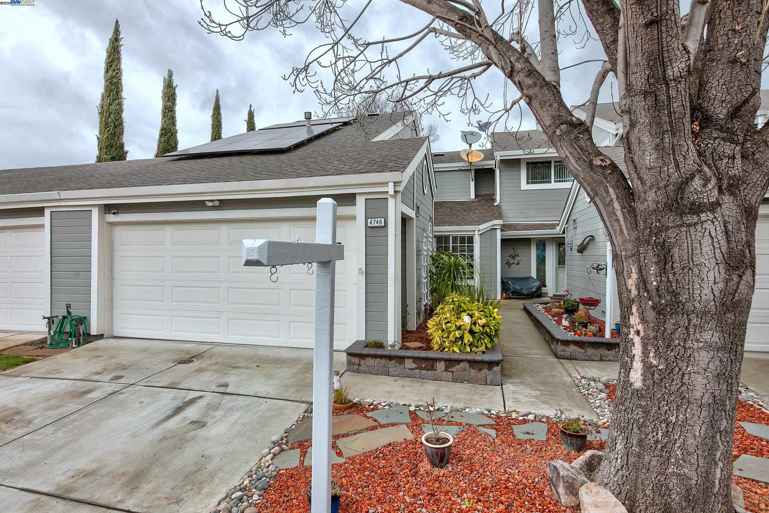 4746 APPLE TREE COMMON