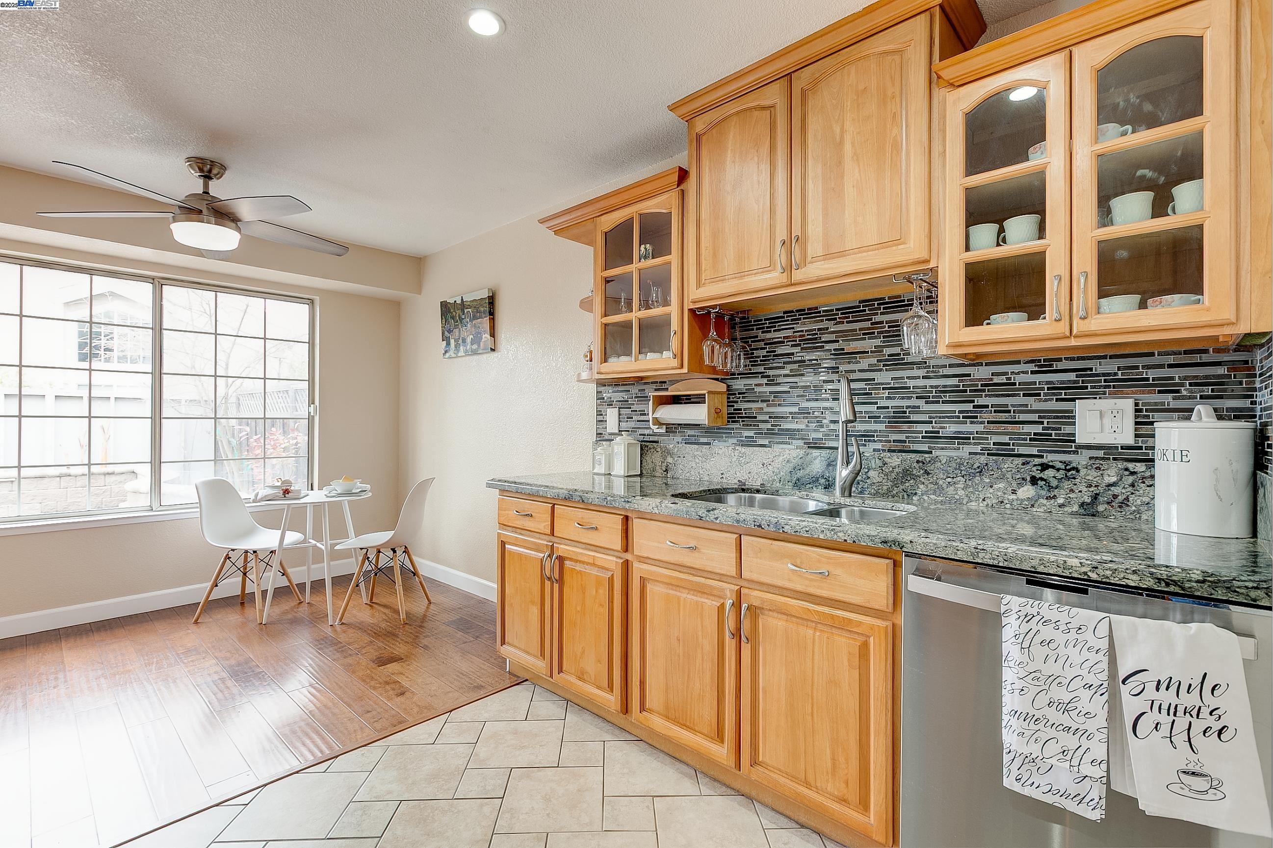 4746 APPLE TREE COMMON