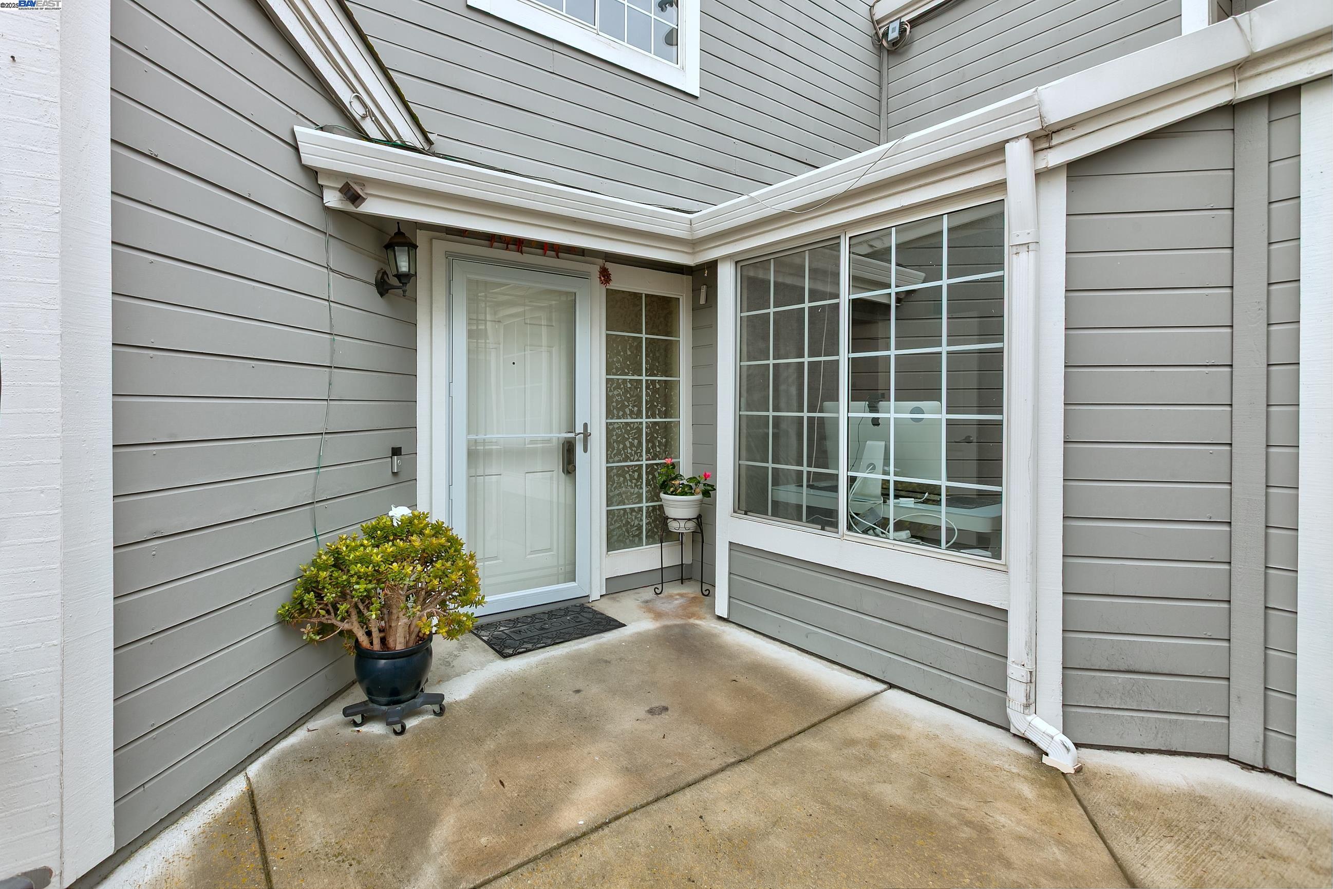 4746 APPLE TREE COMMON