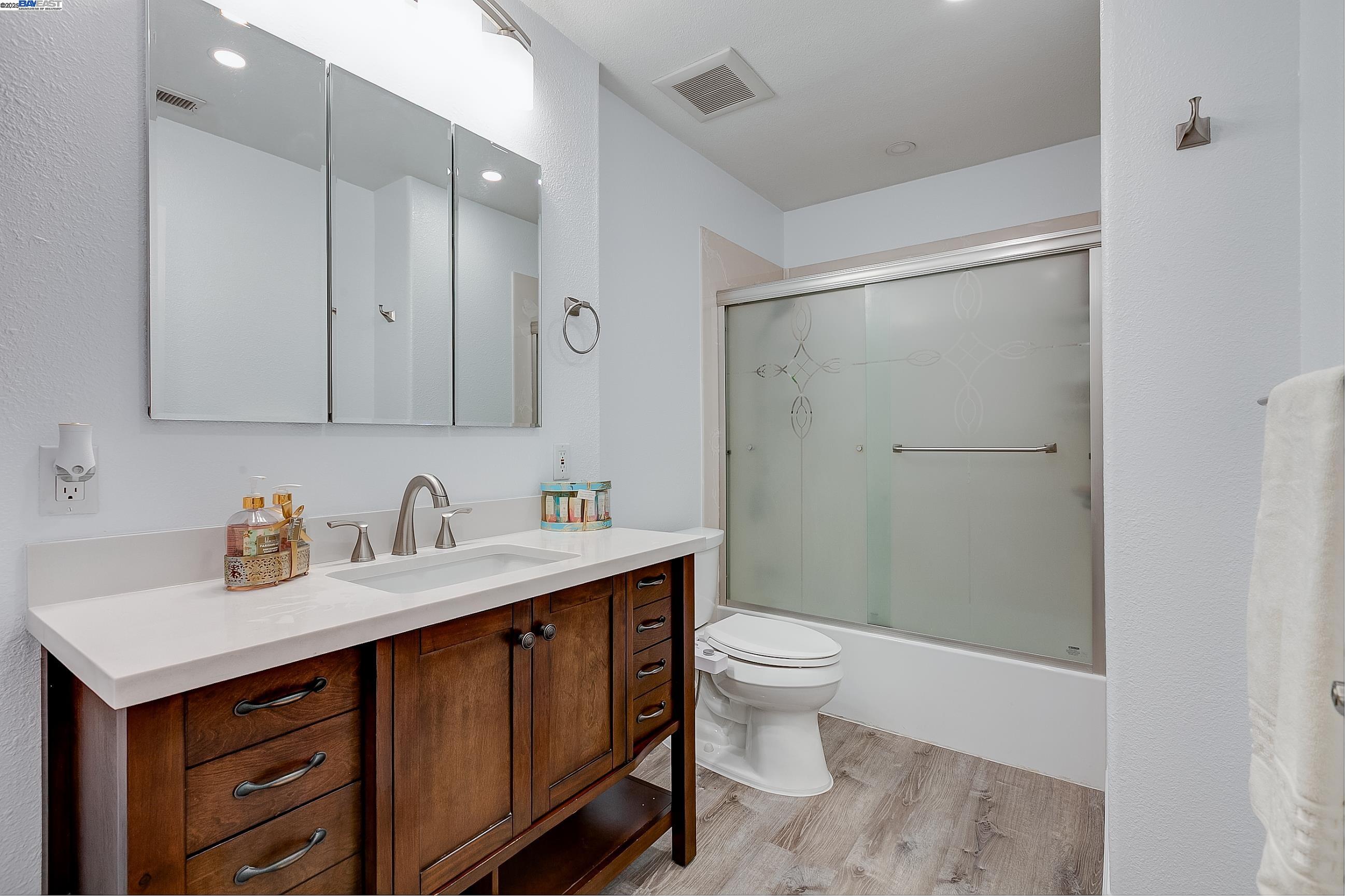 4746 APPLE TREE COMMON