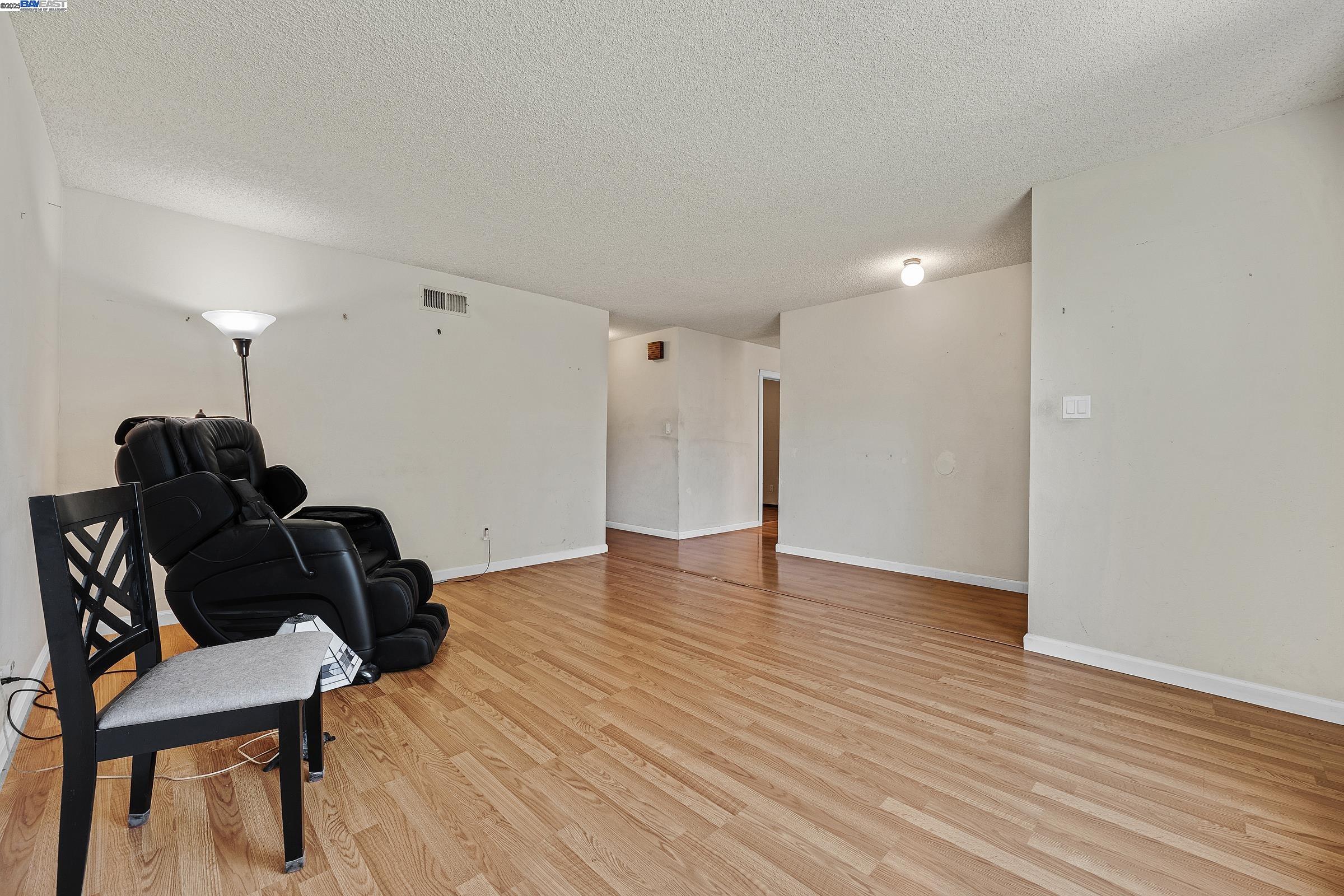 5436 Charlotte Way