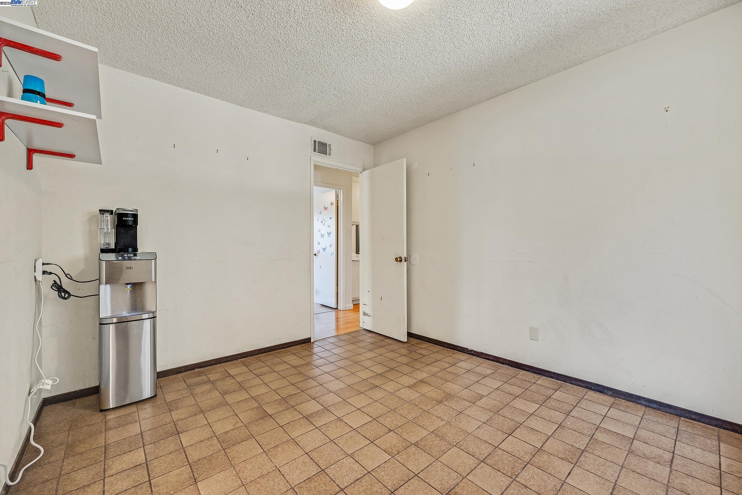 5436 Charlotte Way