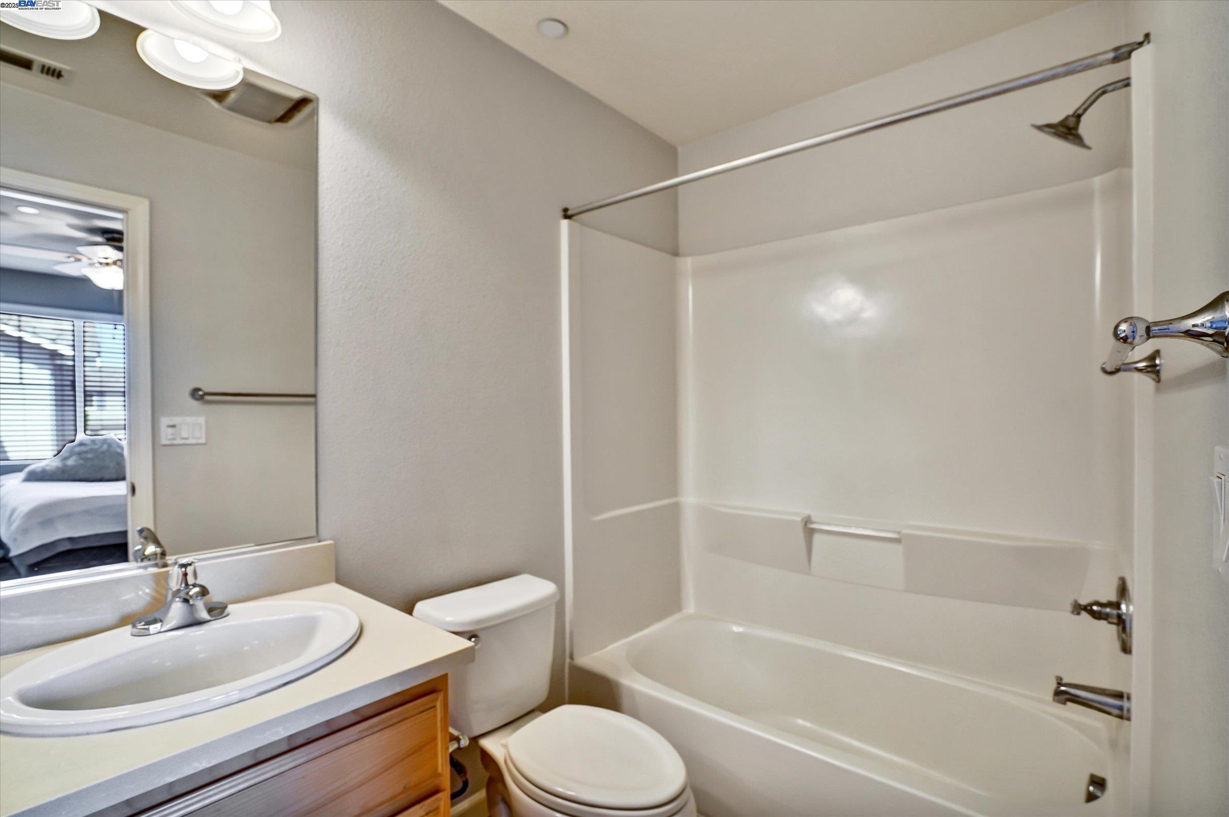 140 Selby Ln # 4