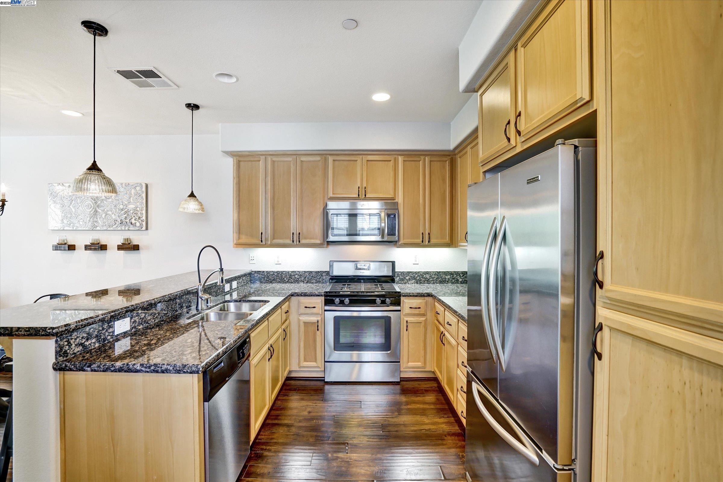 140 Selby Ln # 4