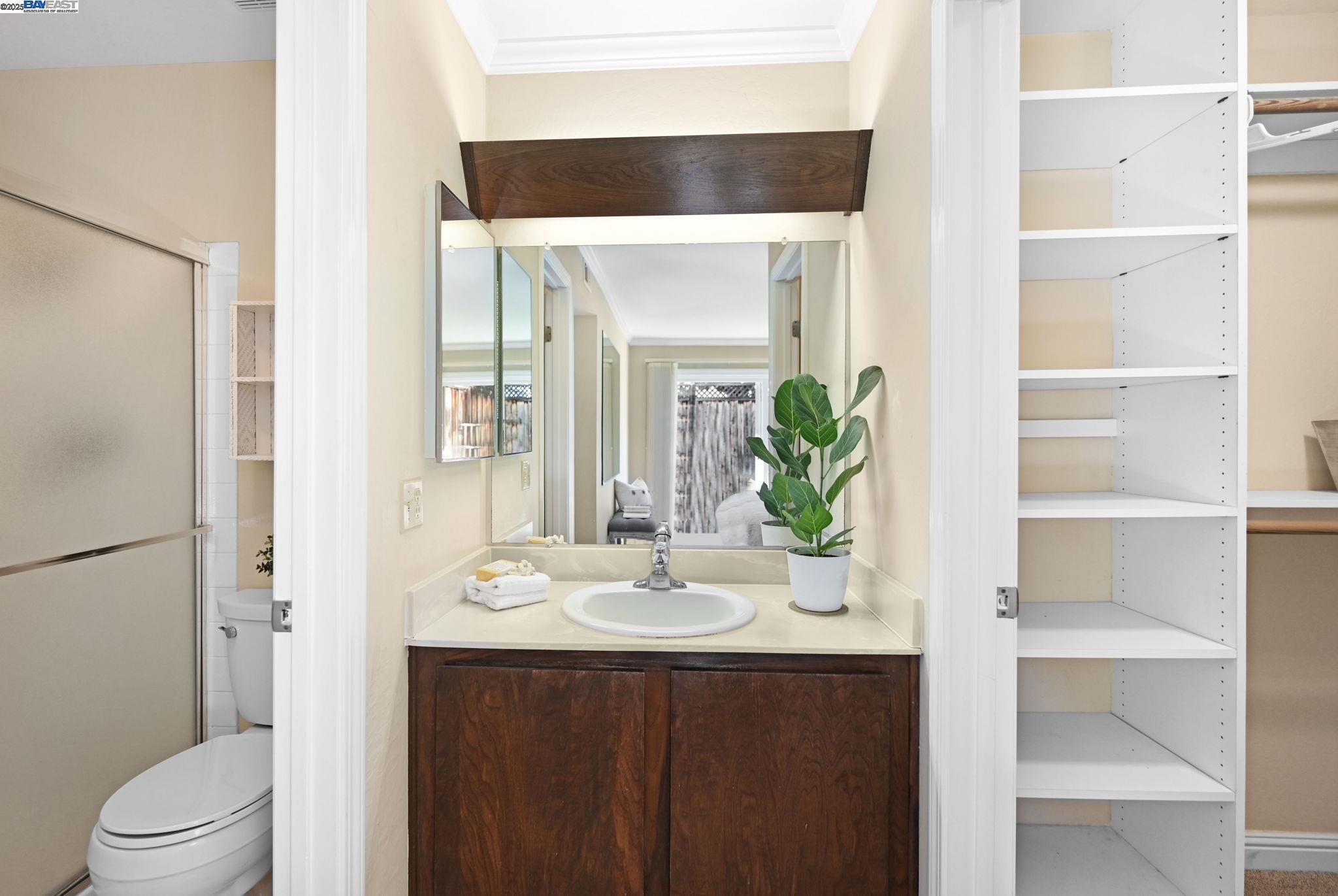 4002 Rennellwood Way