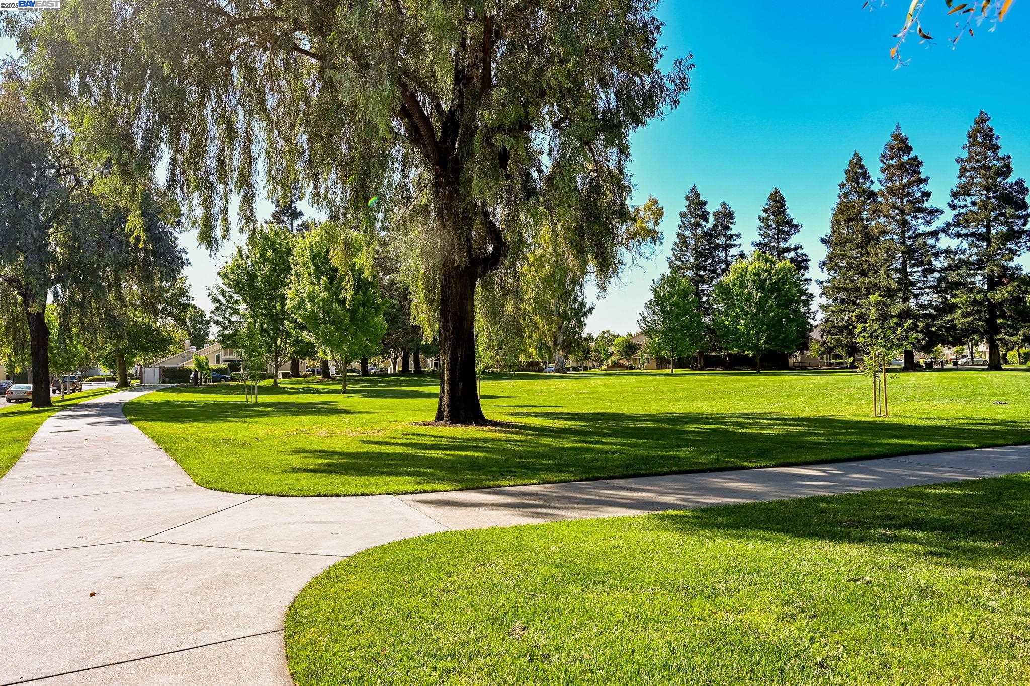 4002 Rennellwood Way