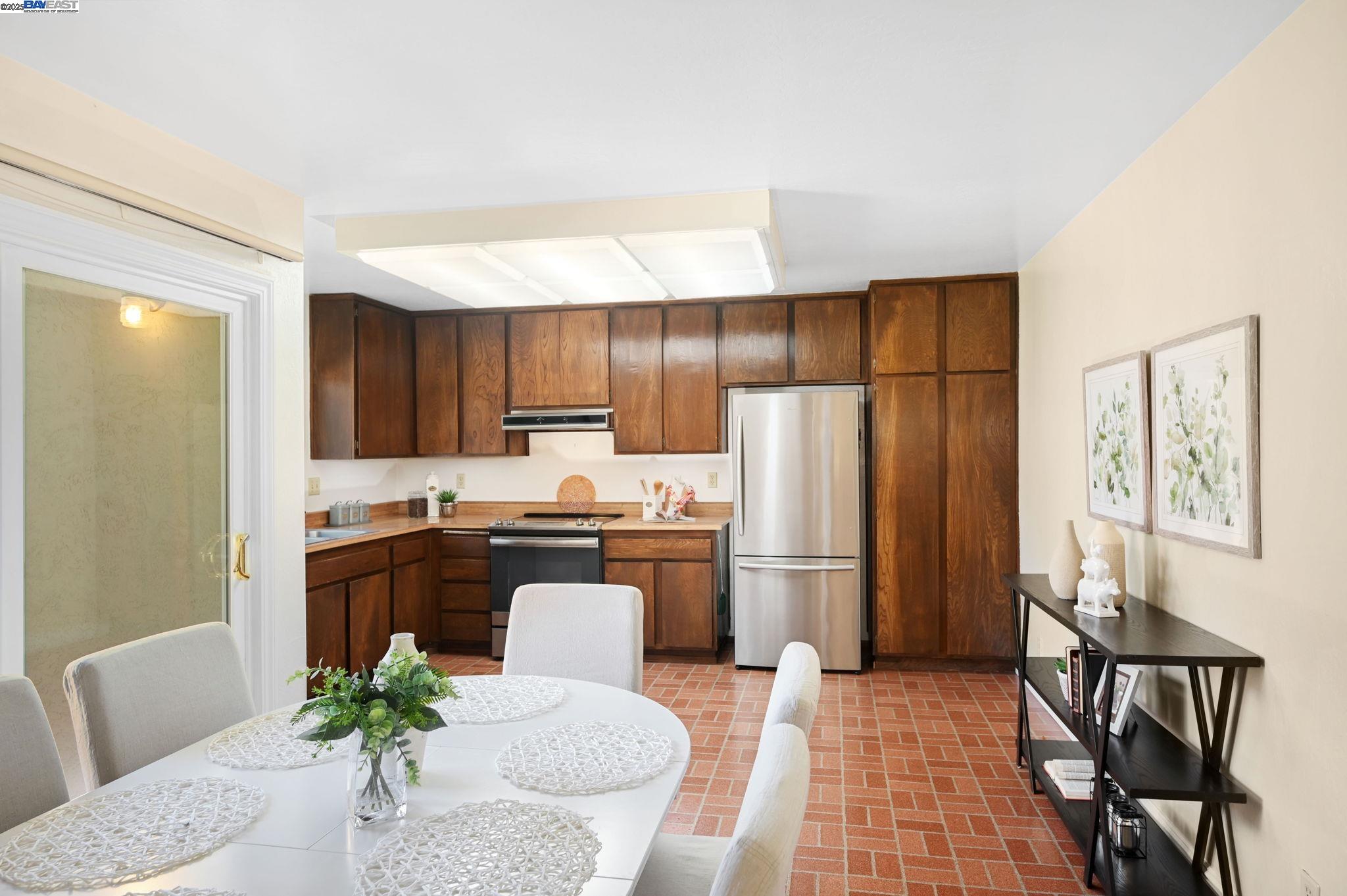 4002 Rennellwood Way