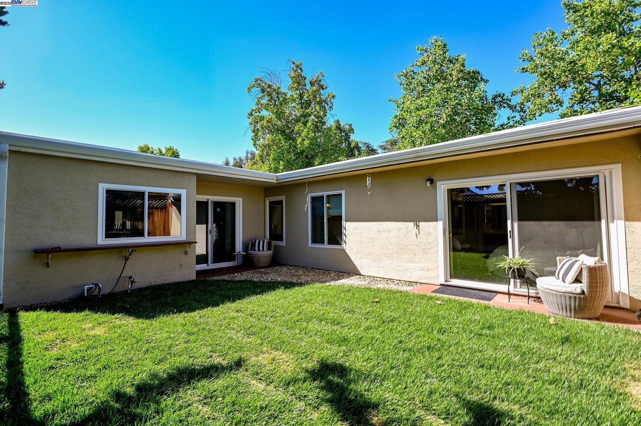 4002 Rennellwood Way