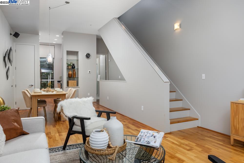 24 Iron Horse Ln