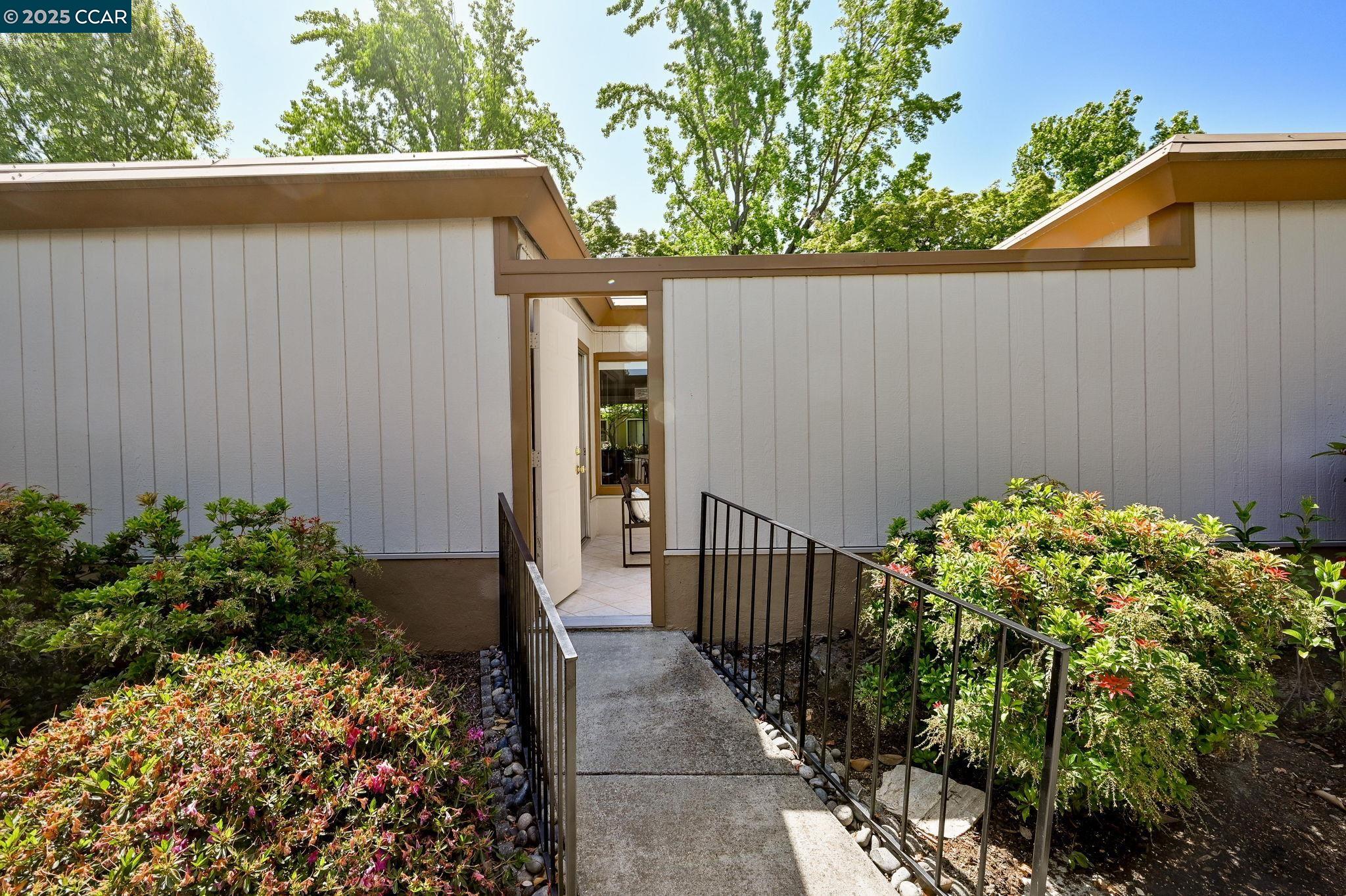 2516 Tice Creek Dr # 2 Unit: #2