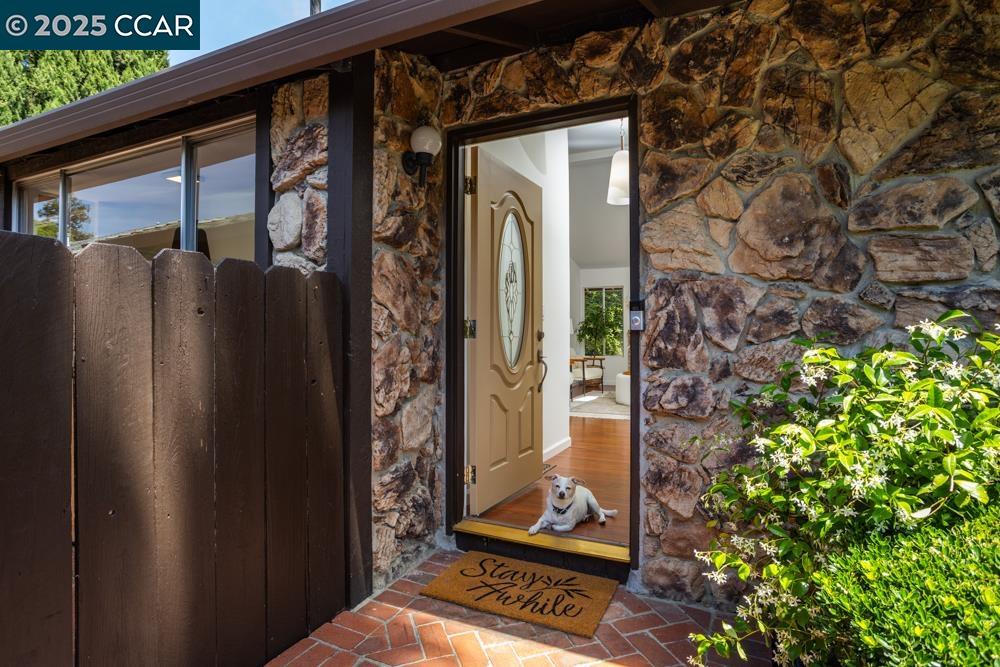5524 Guadalupe Ct