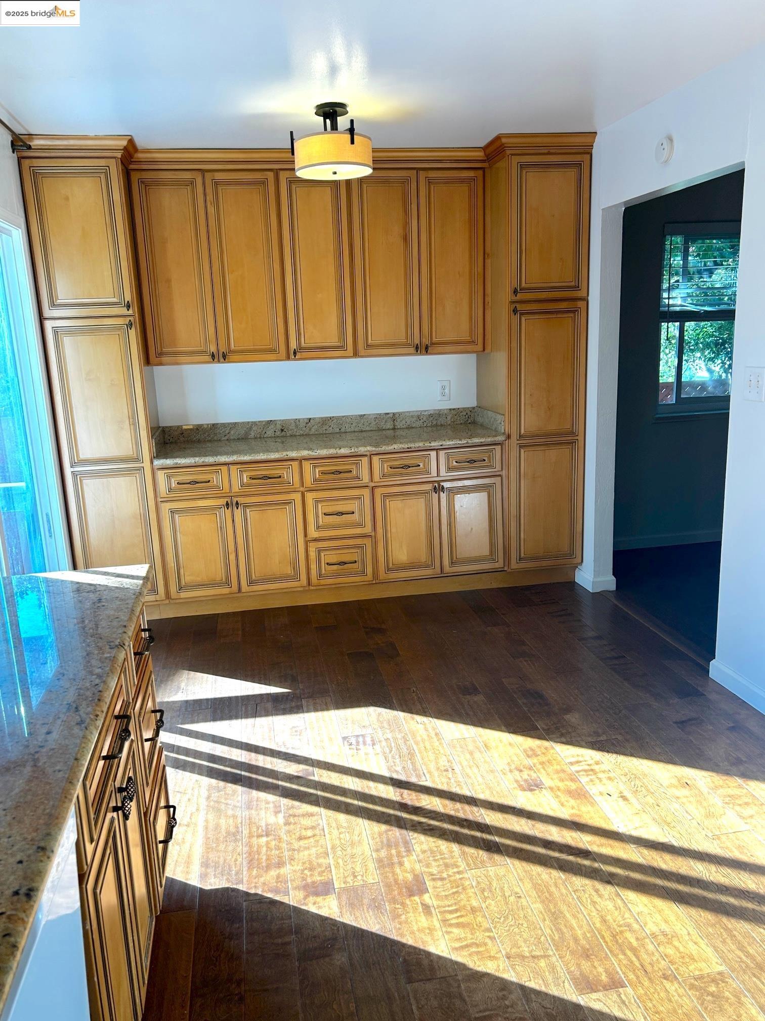 1345 Elm St