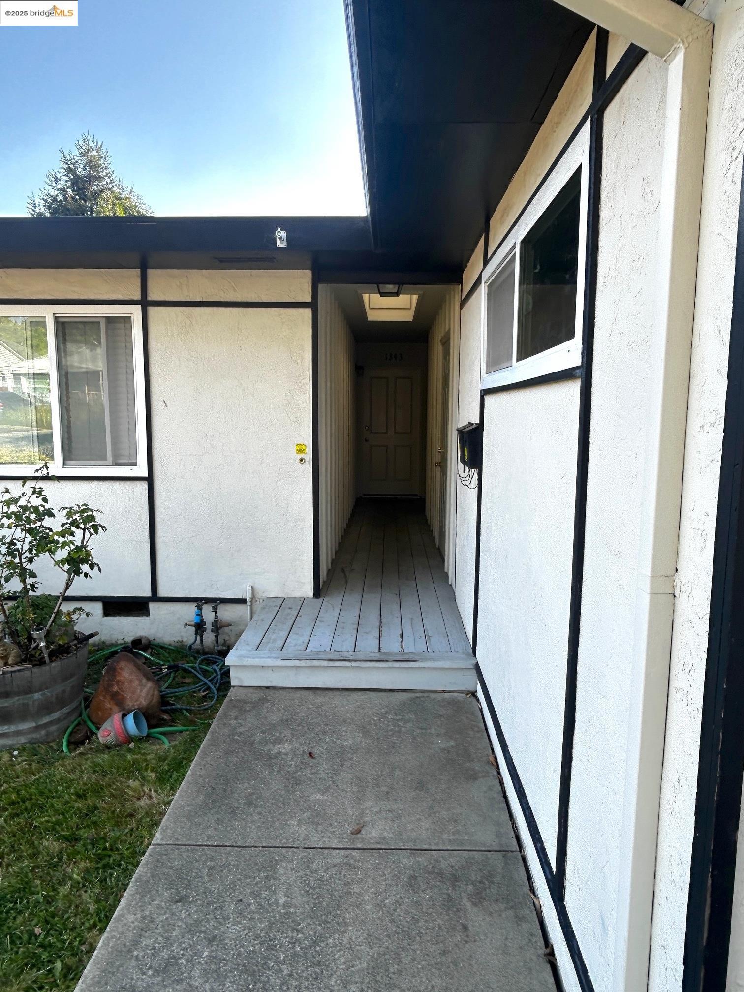 1345 Elm St