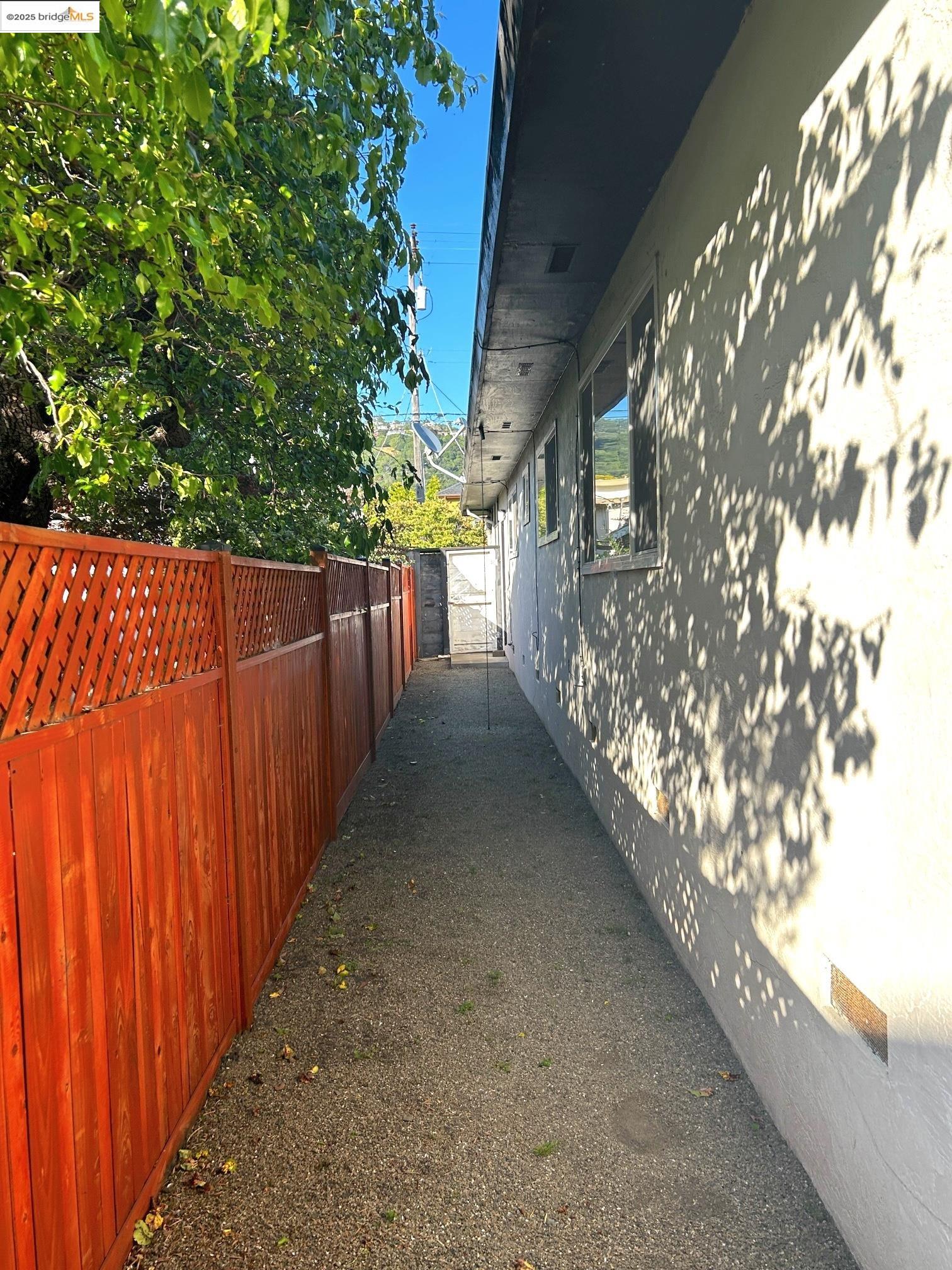 1345 Elm St