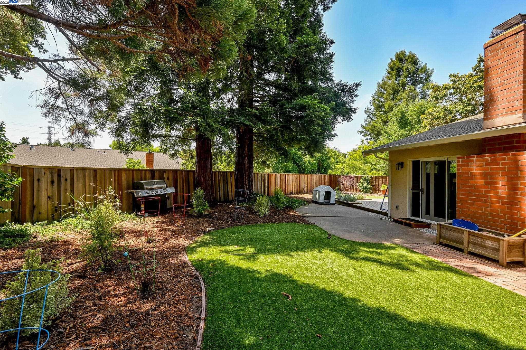 1021 Knightwood Ct
