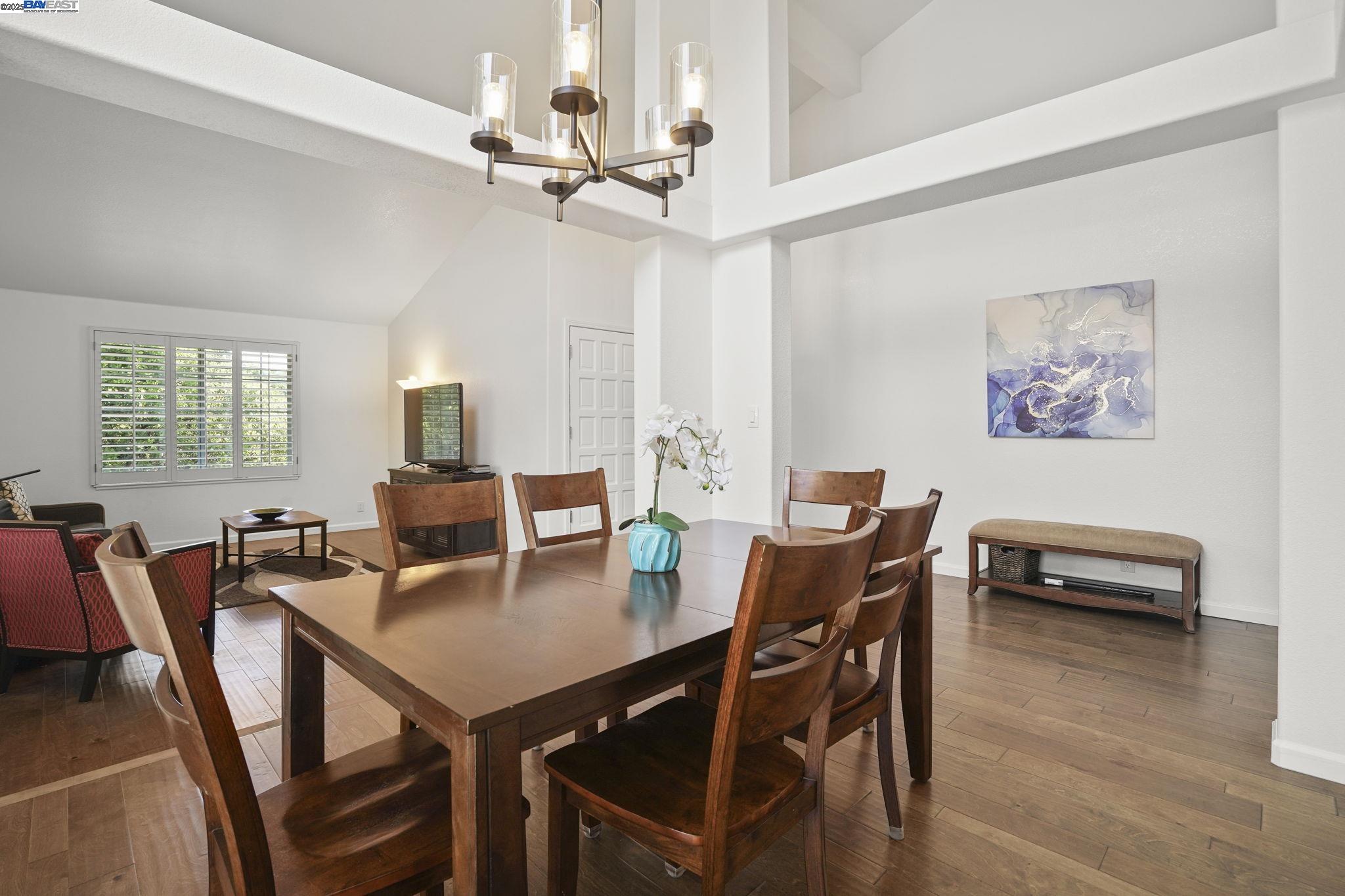 1021 Knightwood Ct