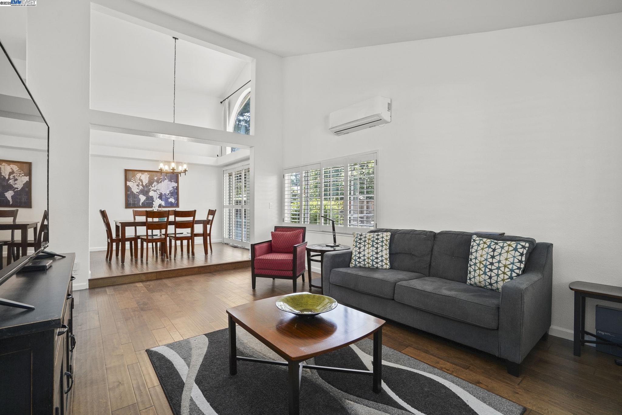 1021 Knightwood Ct