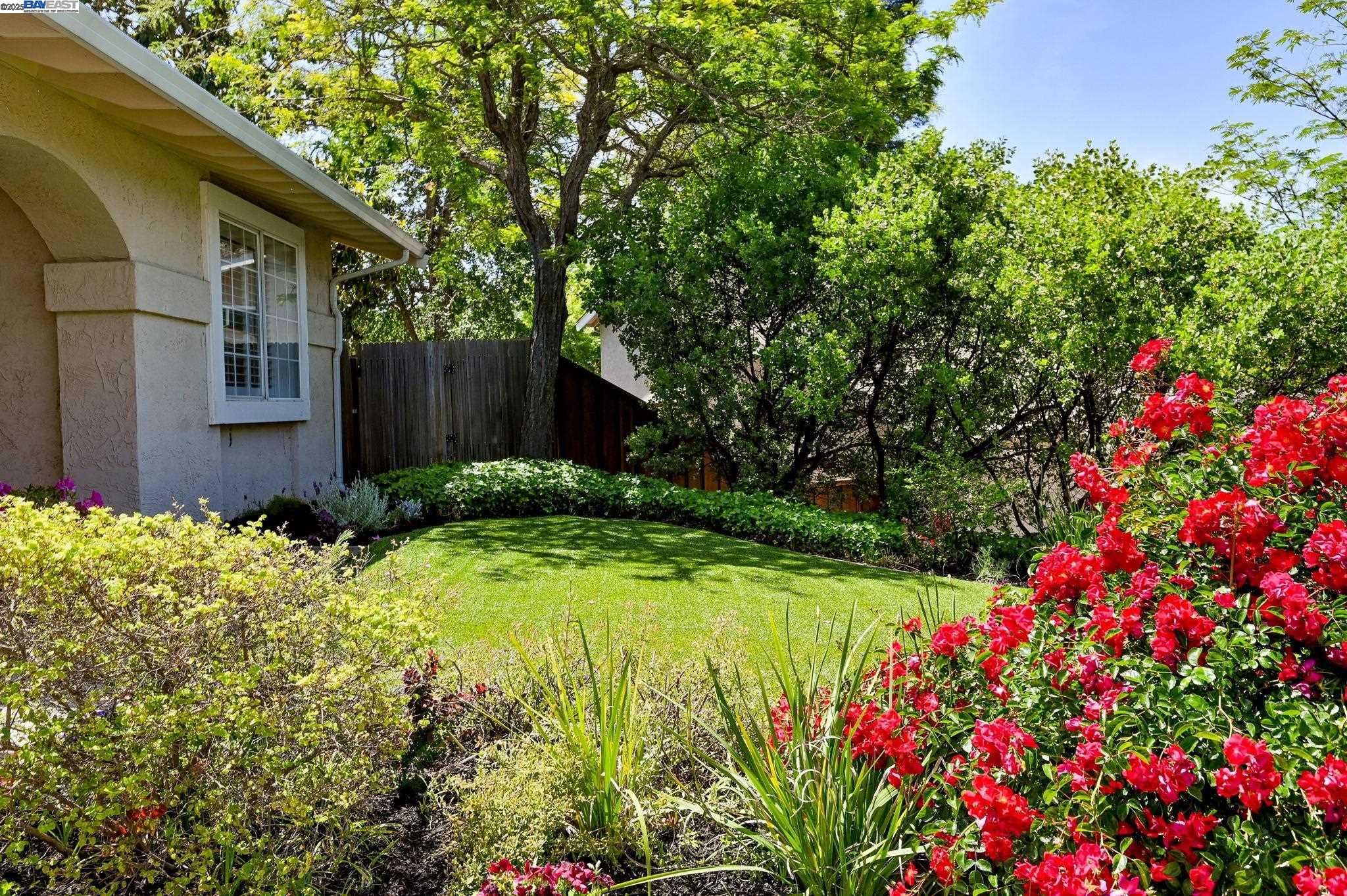 1021 Knightwood Ct
