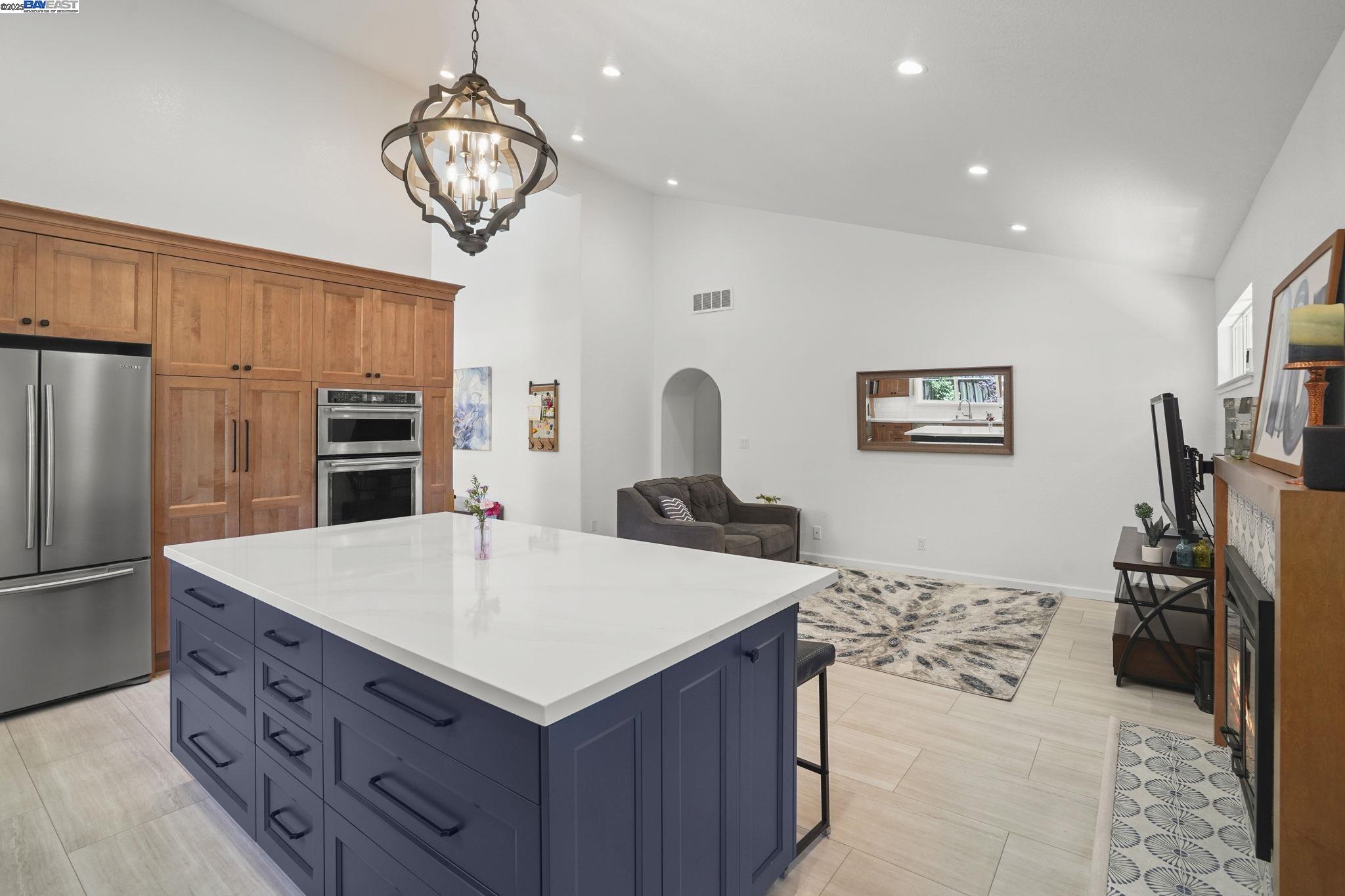 1021 Knightwood Ct