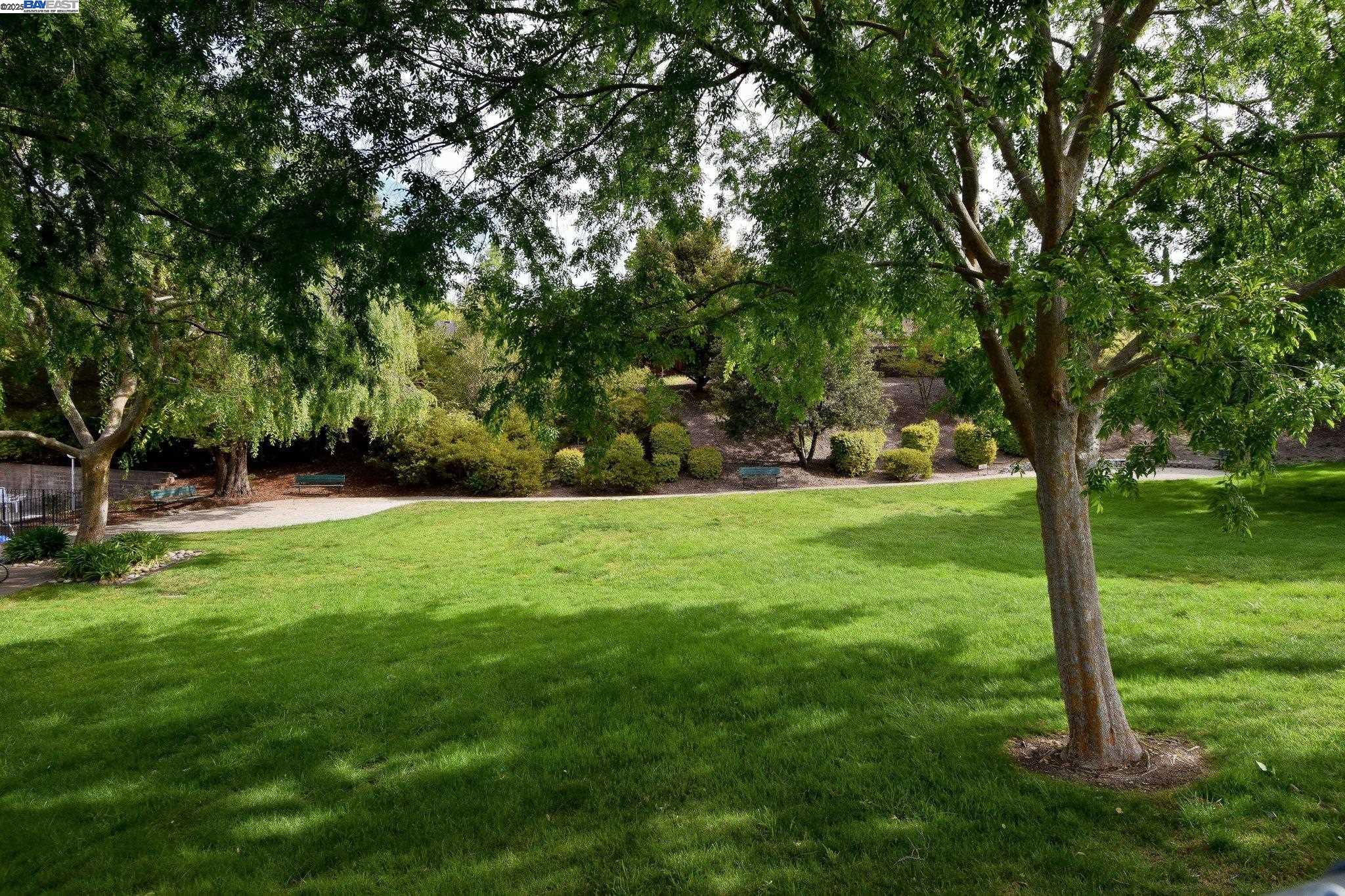 1021 Knightwood Ct