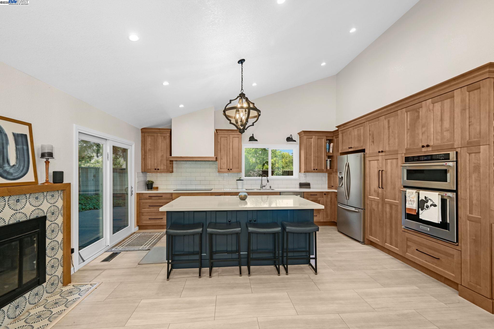 1021 Knightwood Ct