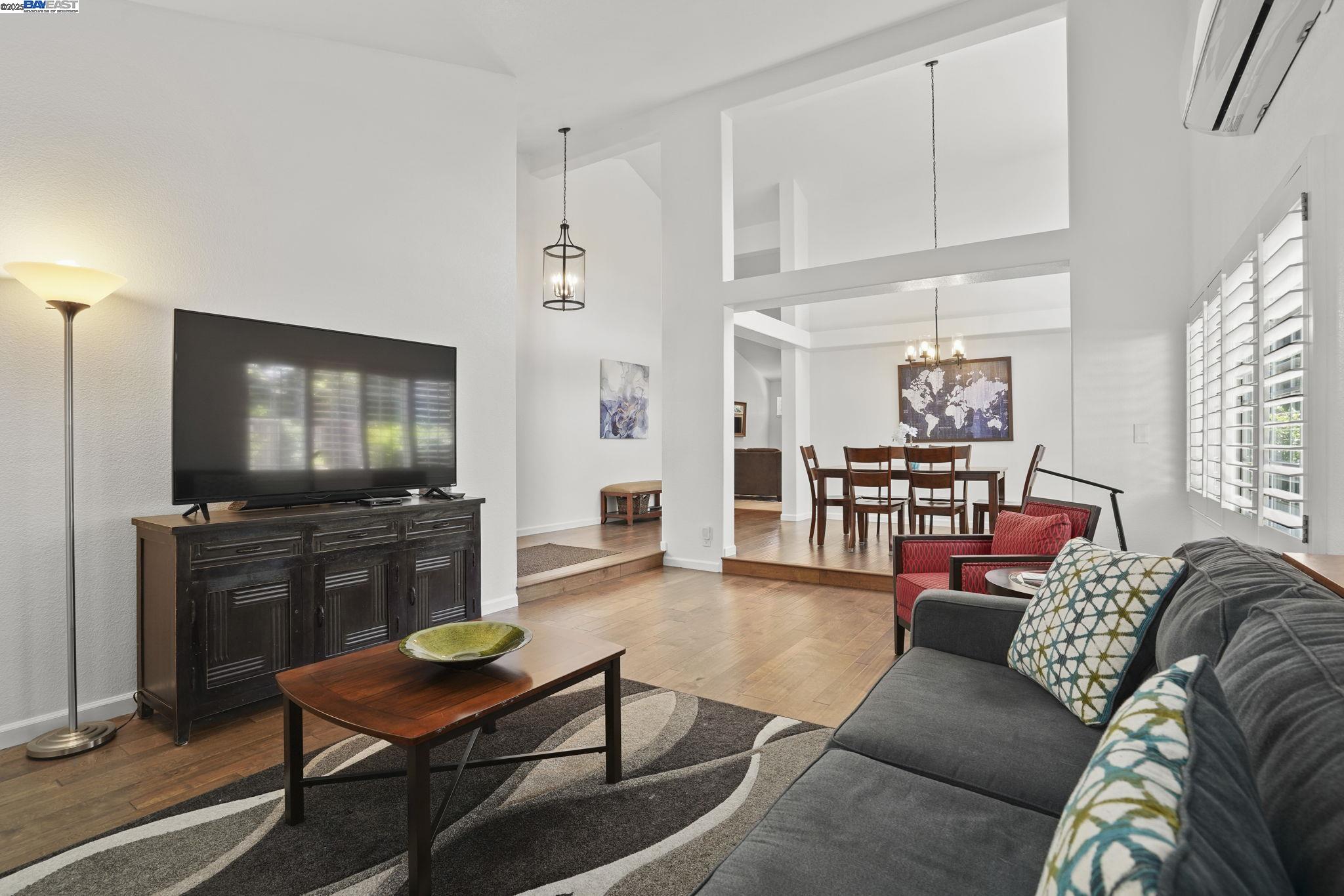 1021 Knightwood Ct
