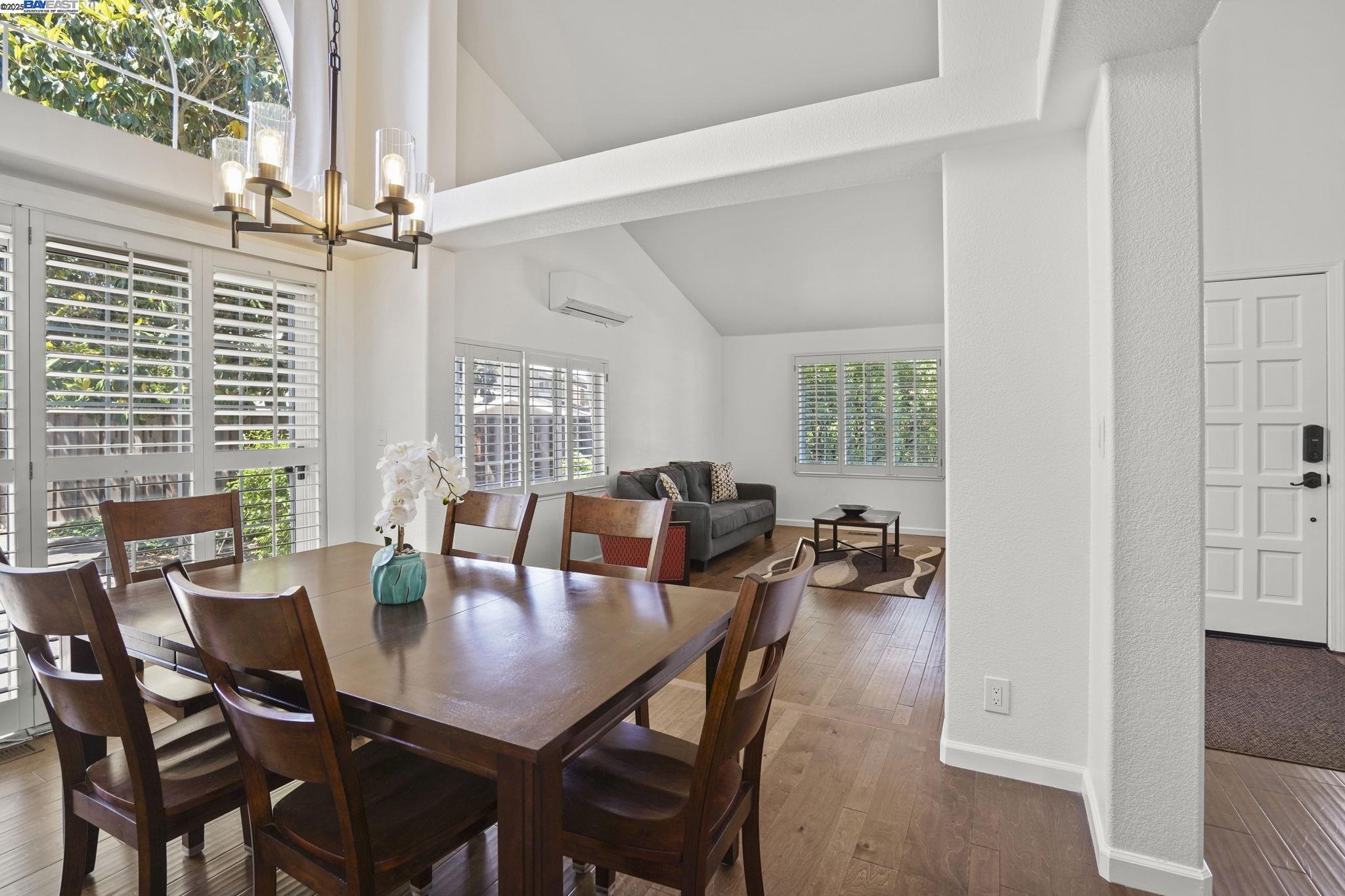 1021 Knightwood Ct