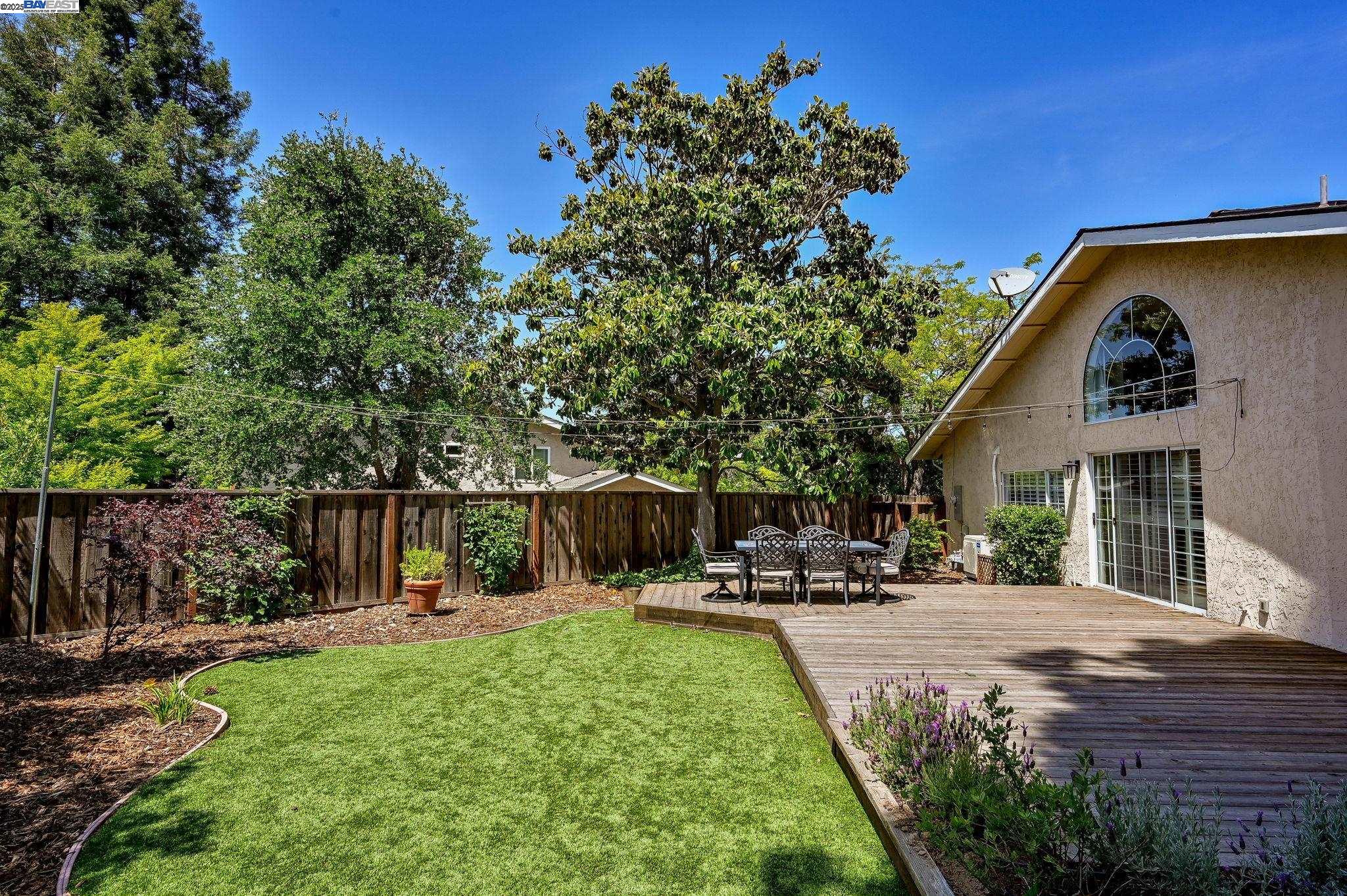 1021 Knightwood Ct