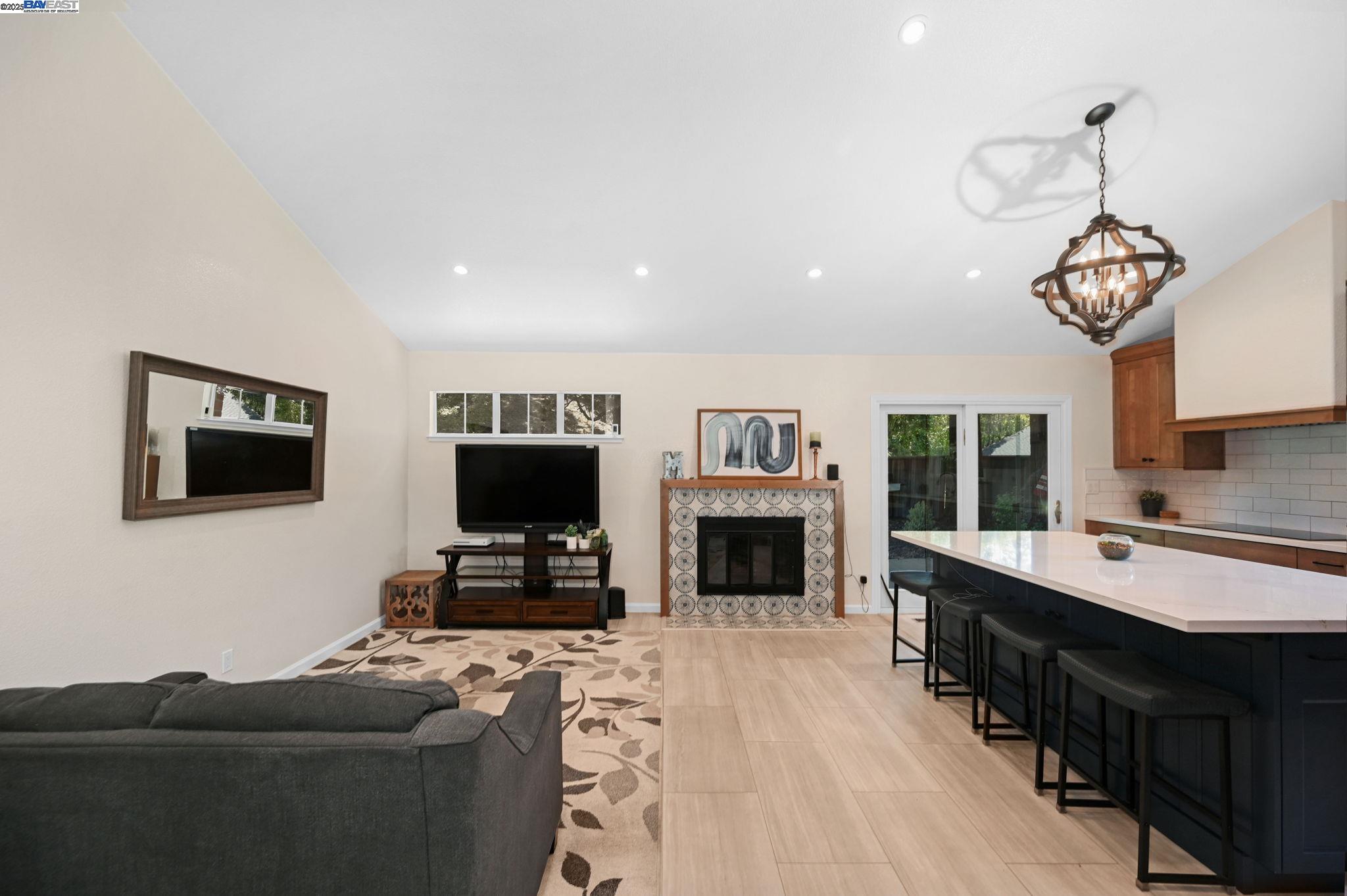 1021 Knightwood Ct