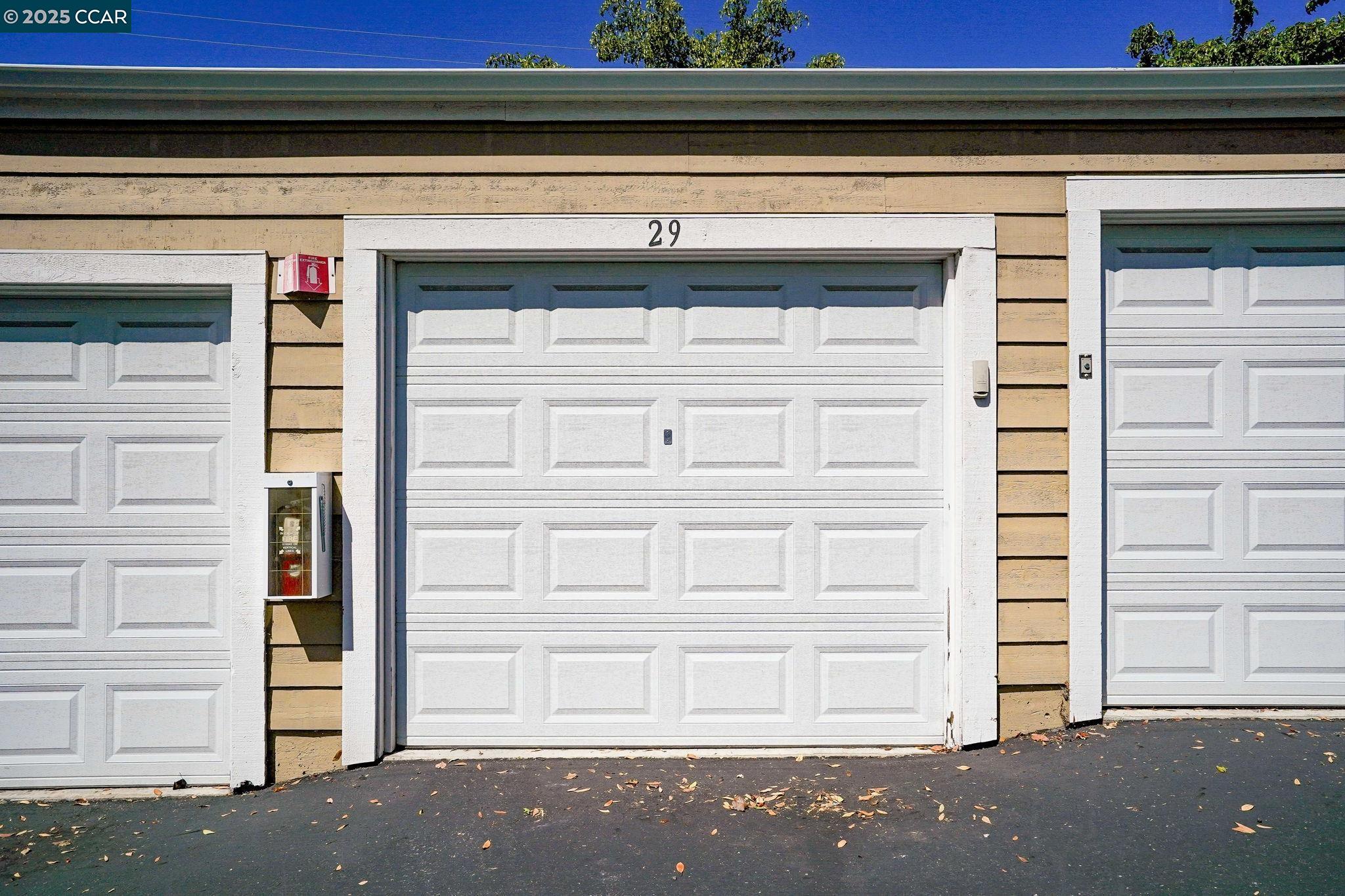 5059 Hiller Ln