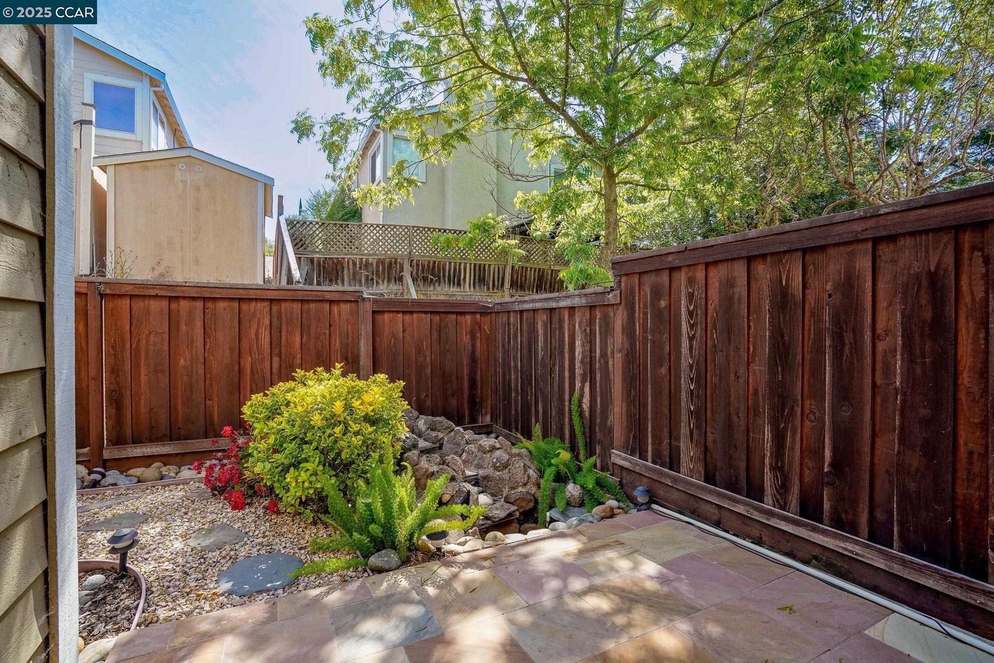 5059 Hiller Ln