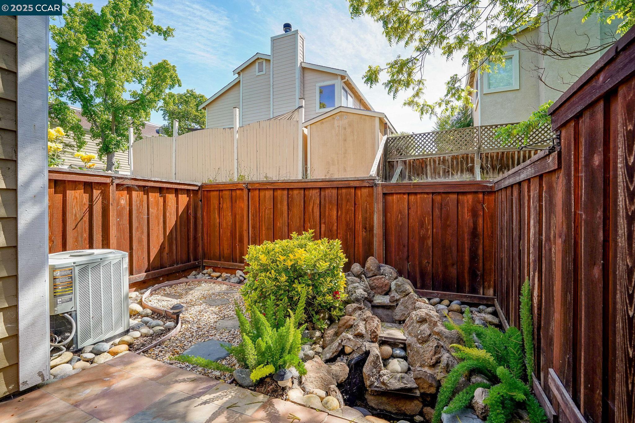 5059 Hiller Ln