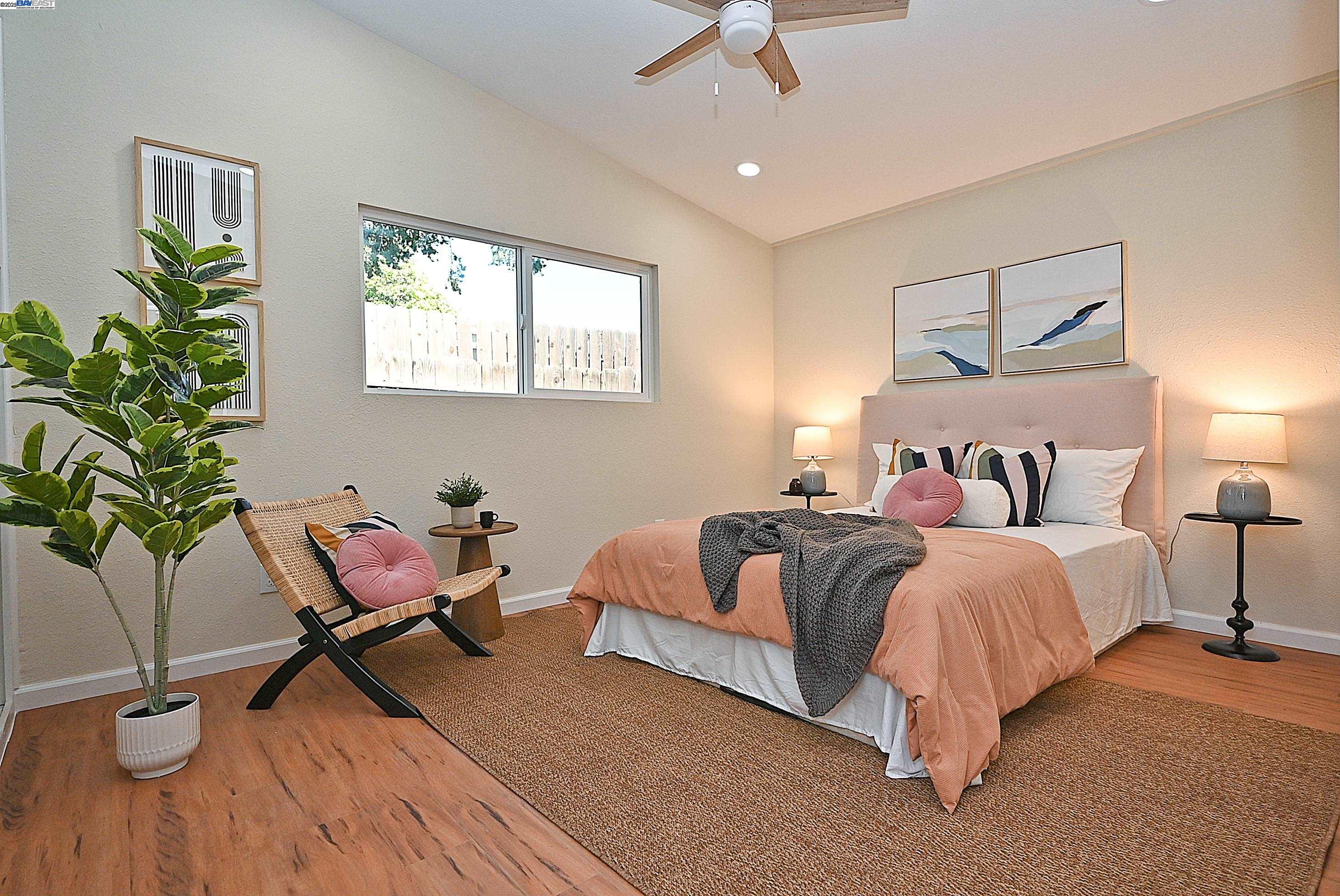 2371 Del Rio Dr