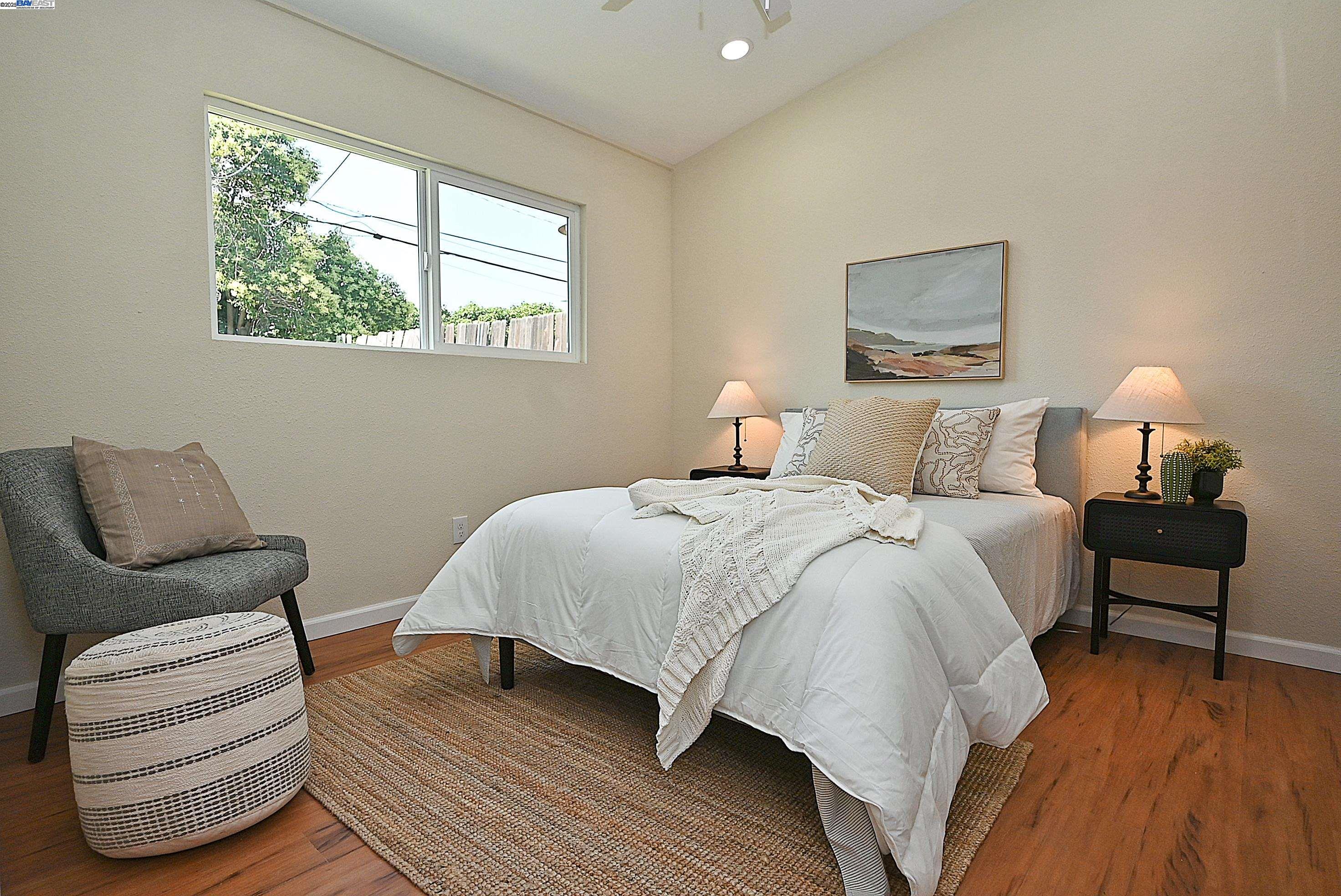 2371 Del Rio Dr