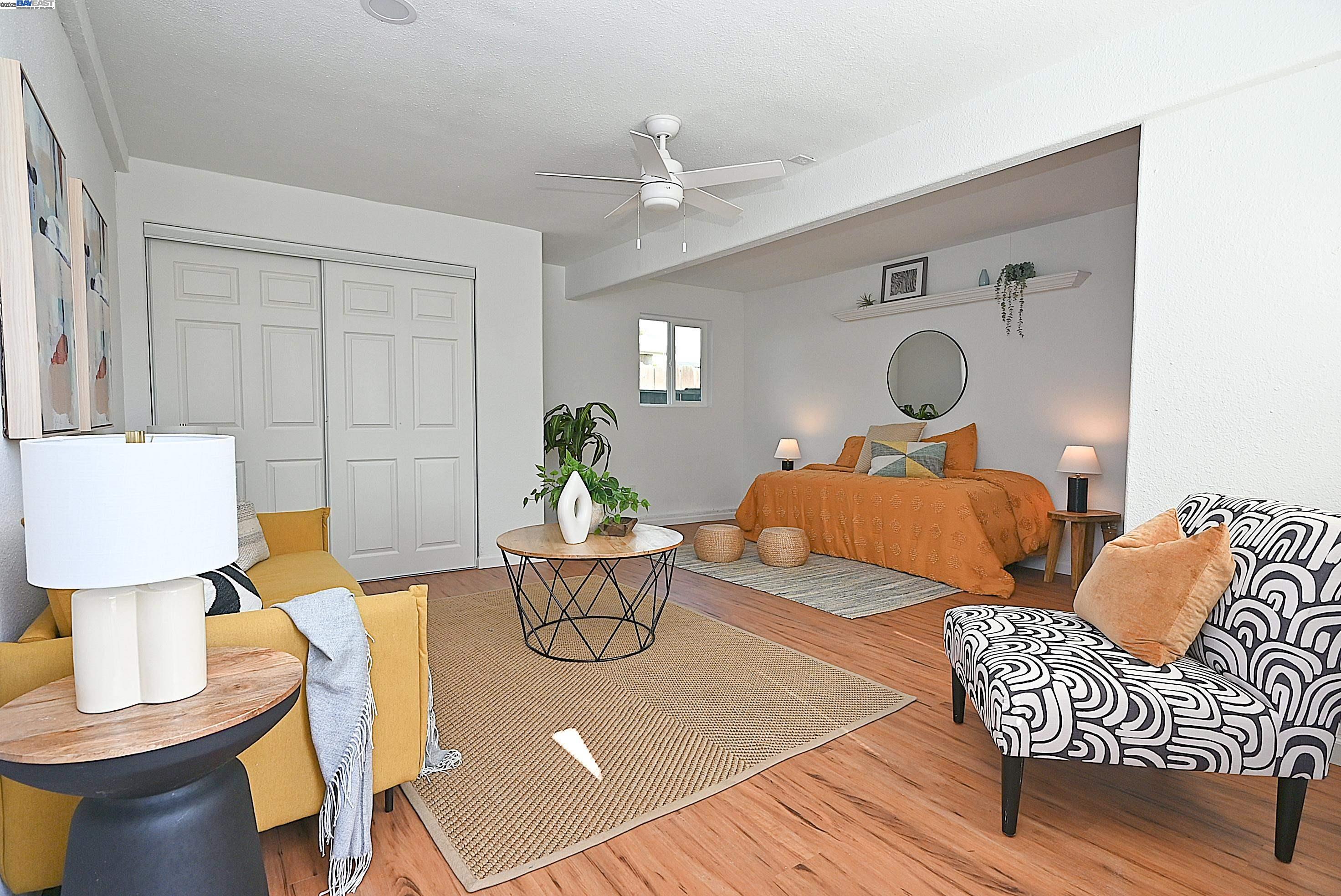 2371 Del Rio Dr