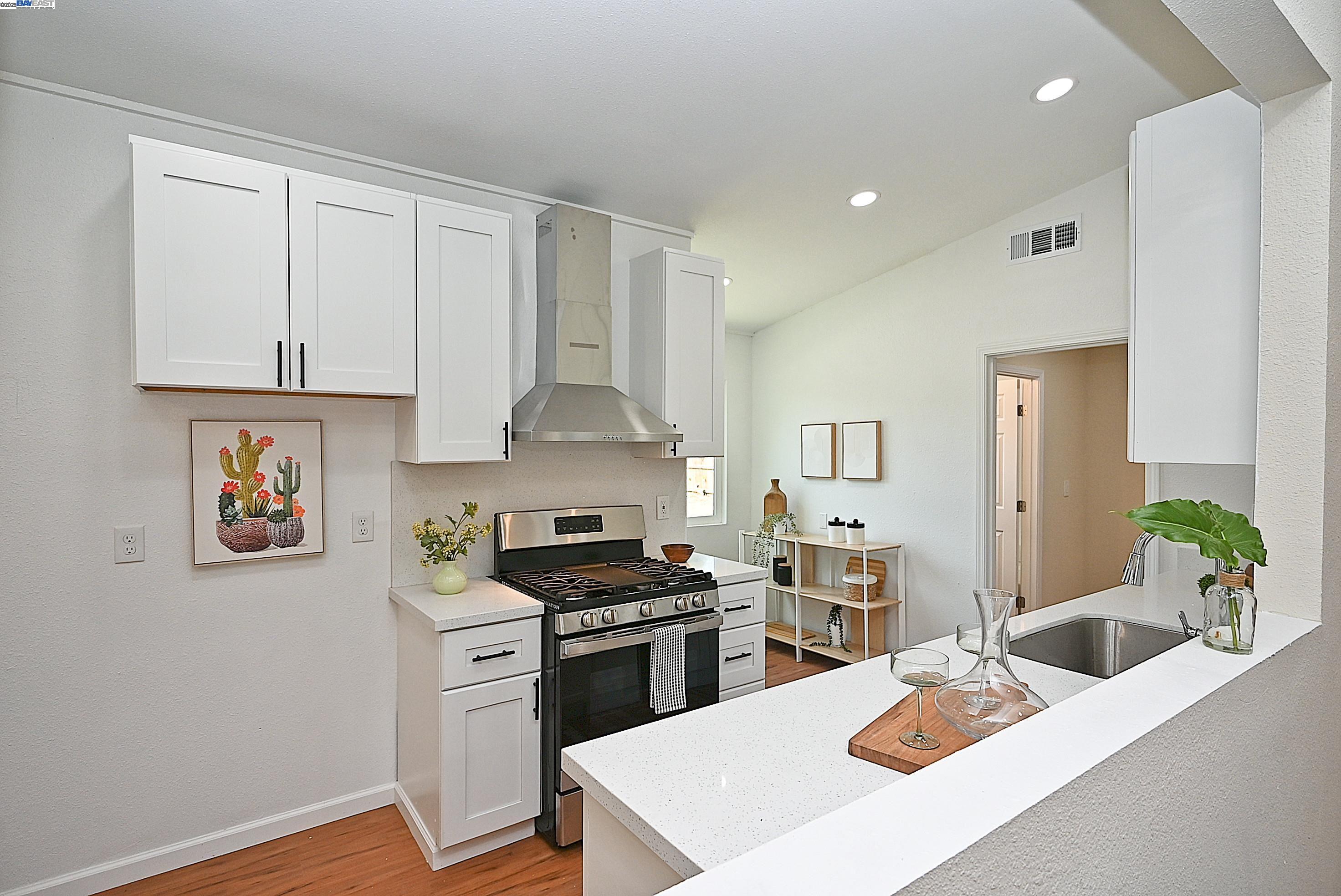 2371 Del Rio Dr